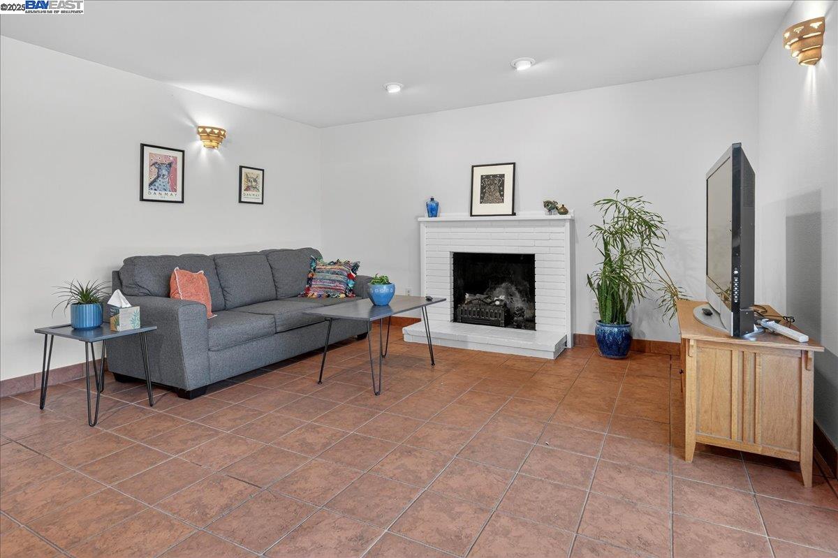 Detail Gallery Image 32 of 54 For 15356 Sullivan Ave, San Leandro,  CA 94579 - 4 Beds | 3 Baths