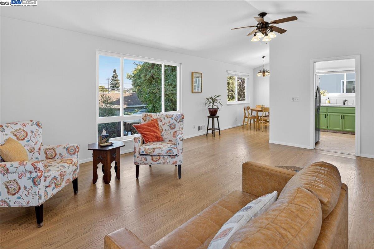 Detail Gallery Image 9 of 54 For 15356 Sullivan Ave, San Leandro,  CA 94579 - 4 Beds | 3 Baths