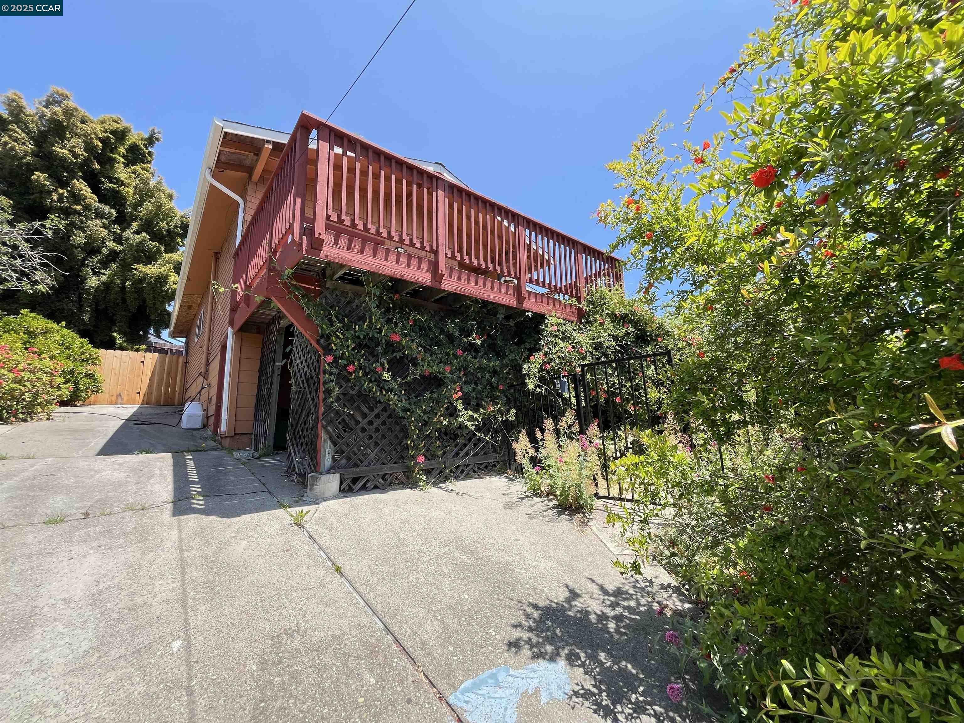 Detail Gallery Image 31 of 48 For 7618 Sunkist Dr, Oakland,  CA 94605 - 3 Beds | 2 Baths