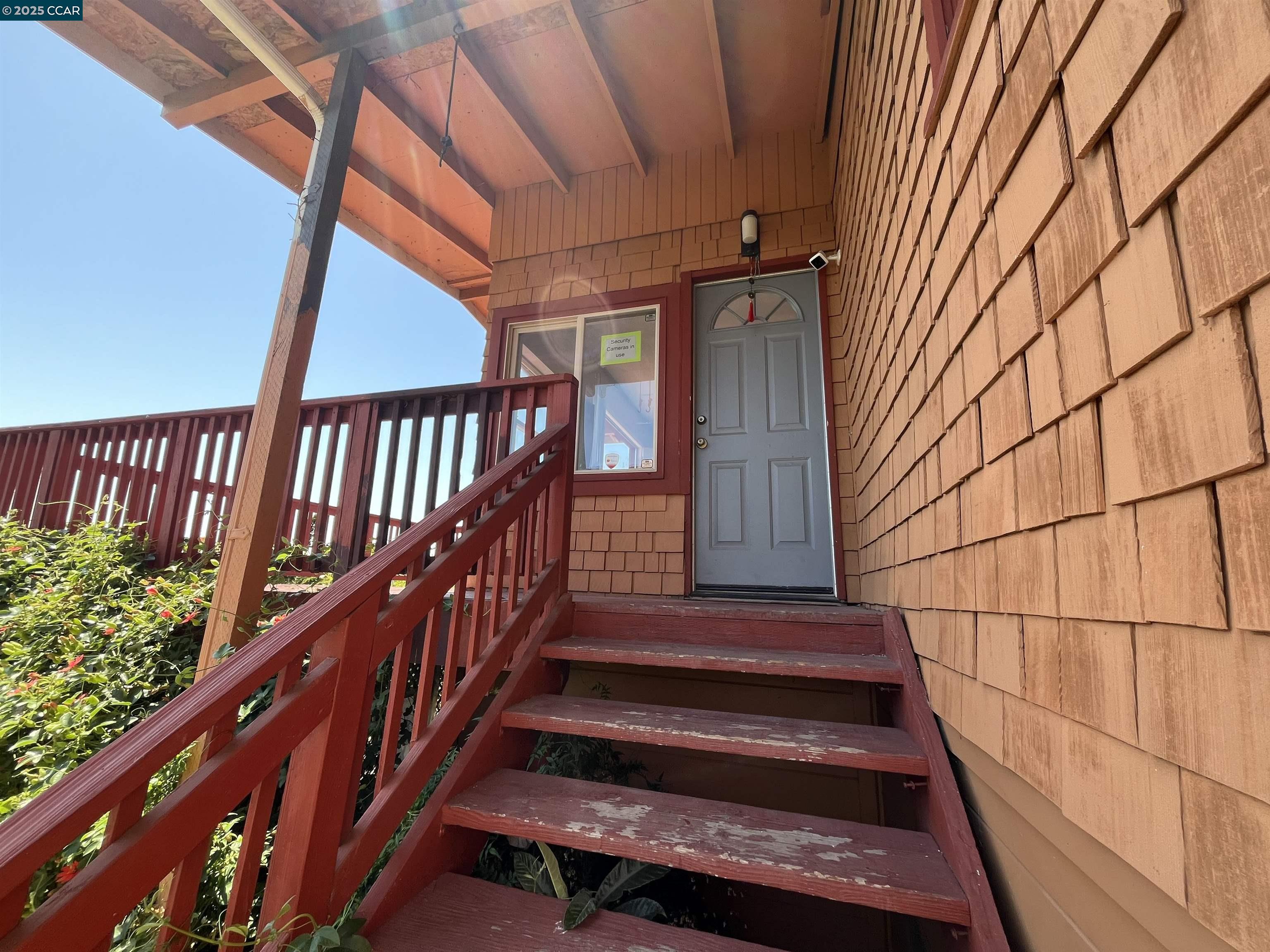 Detail Gallery Image 5 of 48 For 7618 Sunkist Dr, Oakland,  CA 94605 - 3 Beds | 2 Baths
