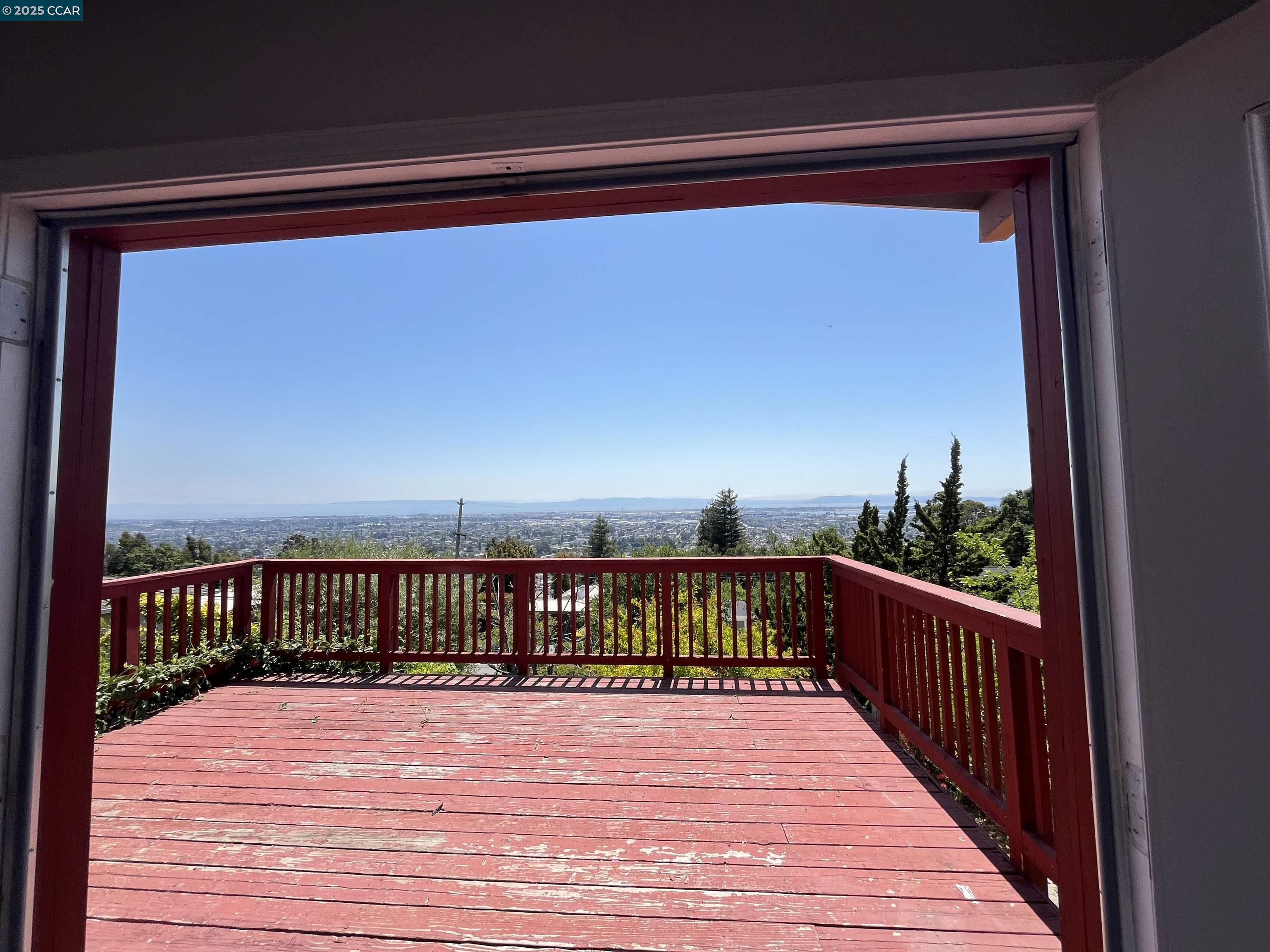 Detail Gallery Image 44 of 48 For 7618 Sunkist Dr, Oakland,  CA 94605 - 3 Beds | 2 Baths