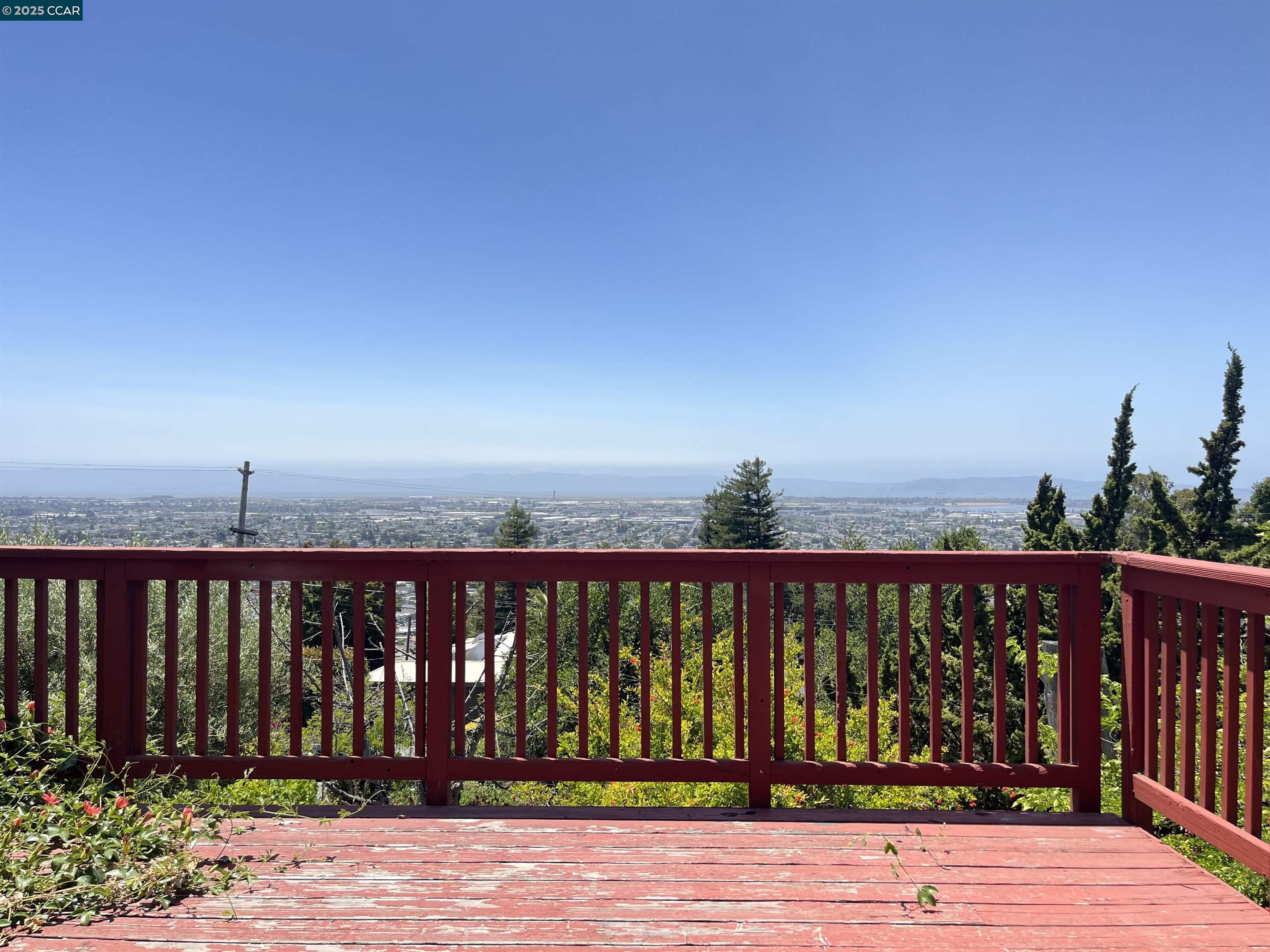 Detail Gallery Image 45 of 48 For 7618 Sunkist Dr, Oakland,  CA 94605 - 3 Beds | 2 Baths