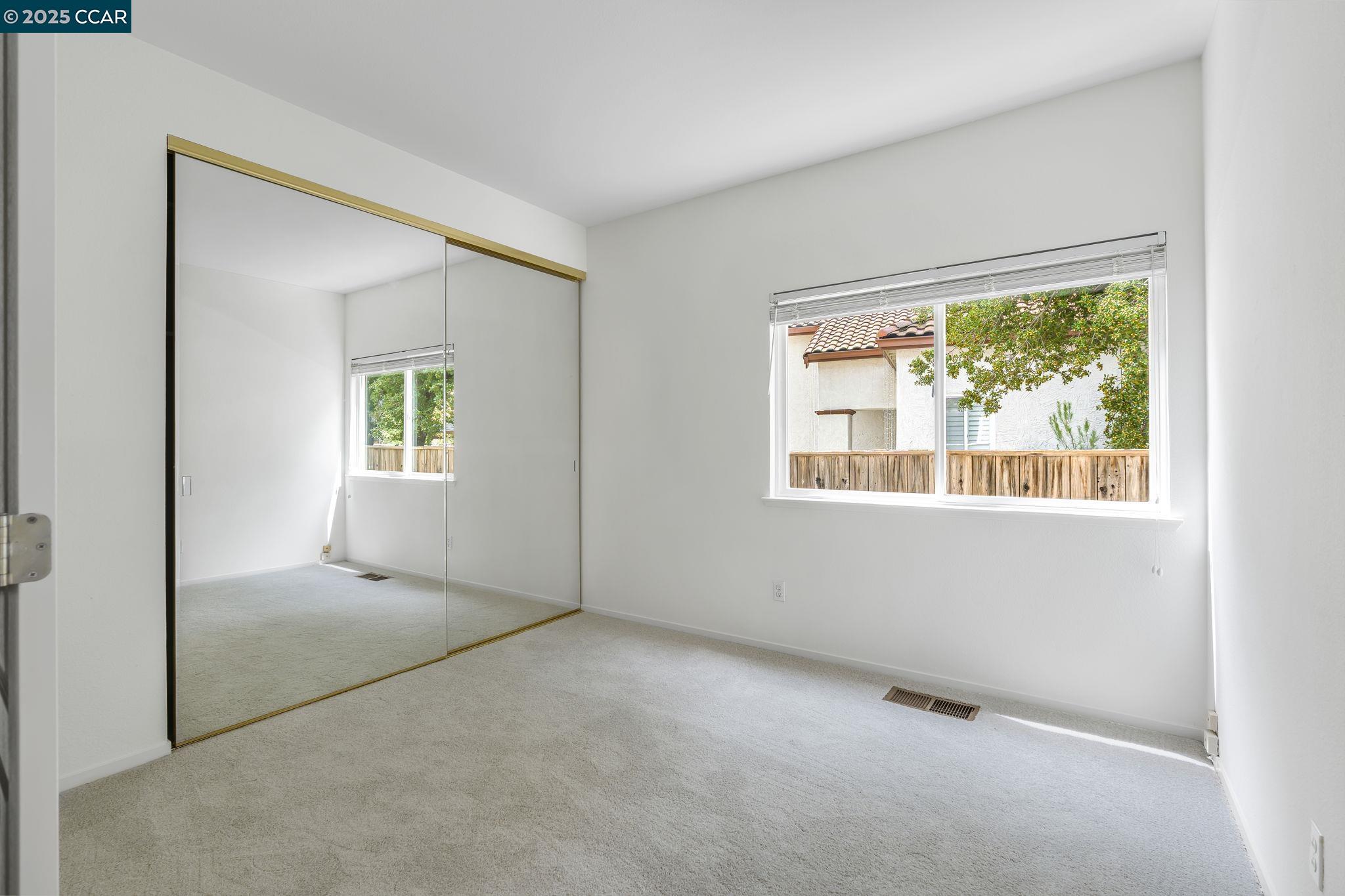 Detail Gallery Image 15 of 30 For 2156 Bluerock Cr, Concord,  CA 94521-1670 - 4 Beds | 3 Baths