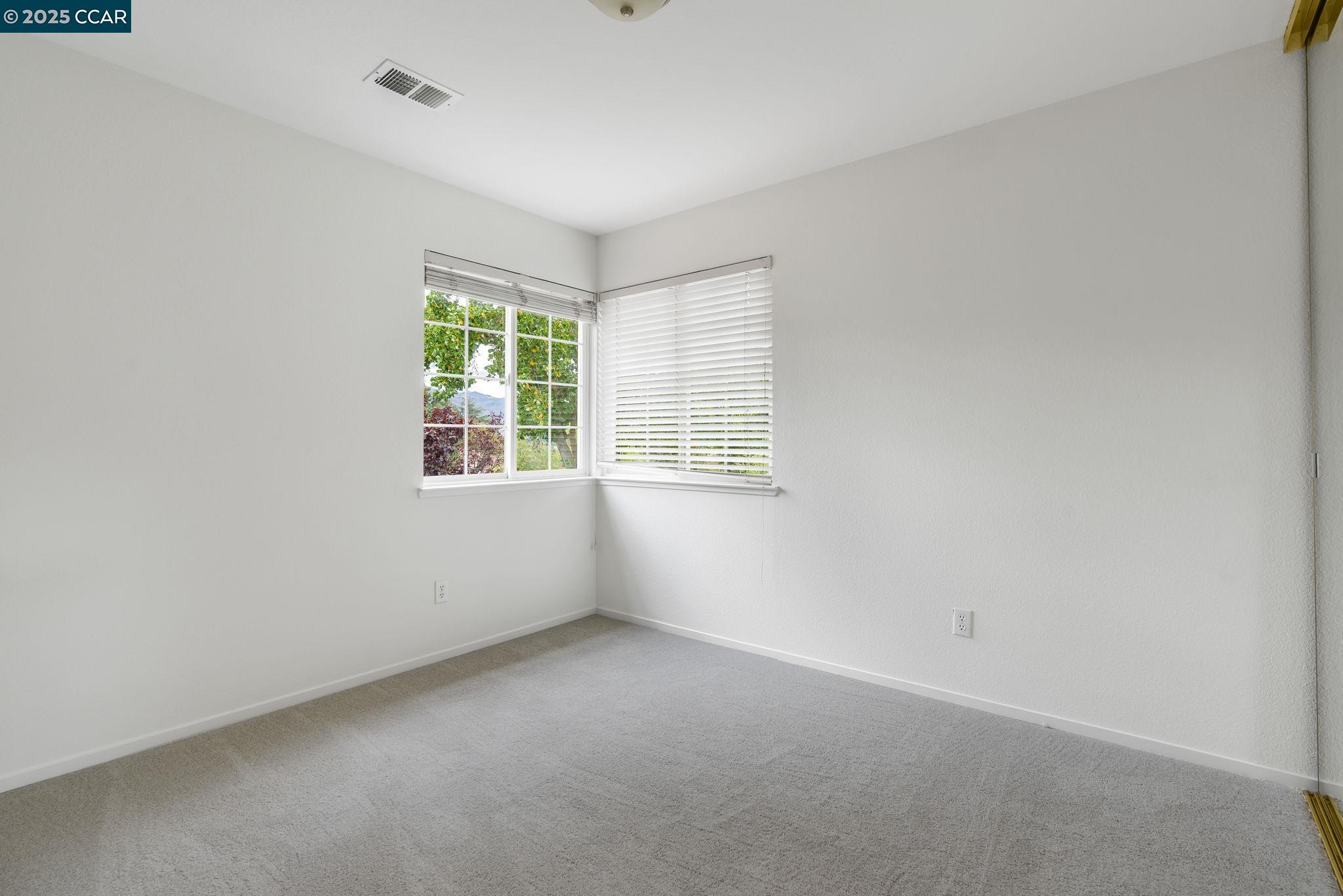 Detail Gallery Image 25 of 30 For 2156 Bluerock Cr, Concord,  CA 94521-1670 - 4 Beds | 3 Baths