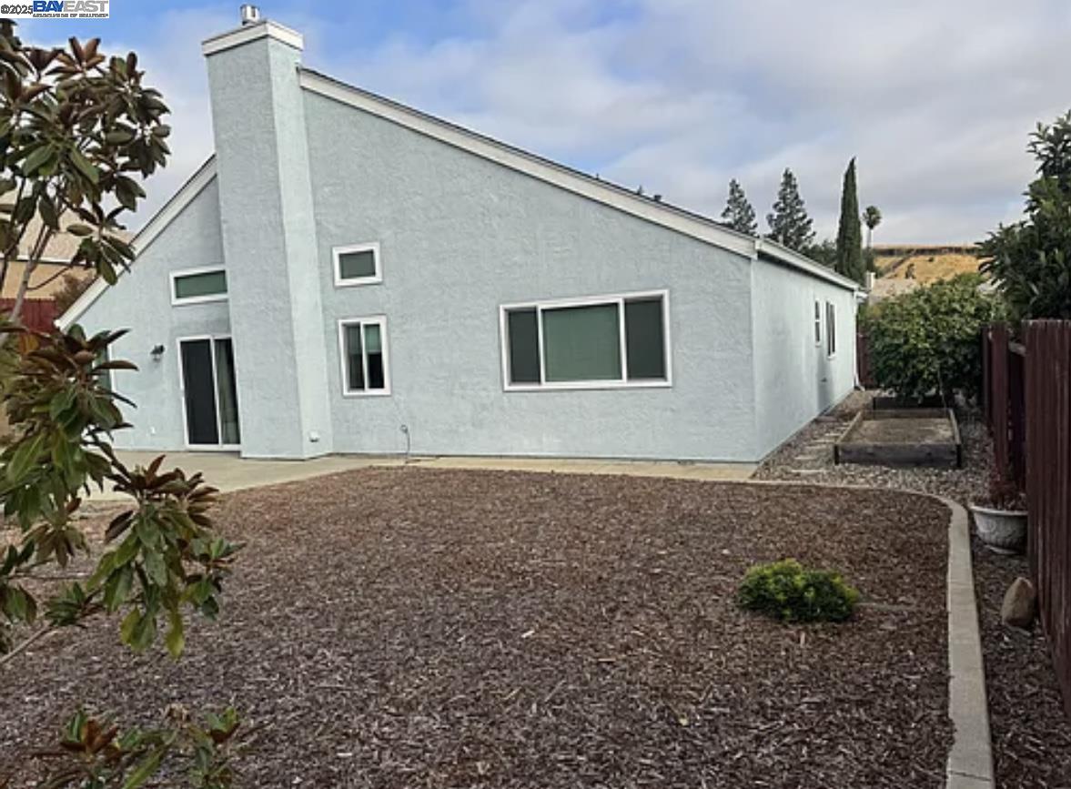 Detail Gallery Image 11 of 16 For Daffodil Dr, Benicia,  CA 94510 - 3 Beds | 2 Baths