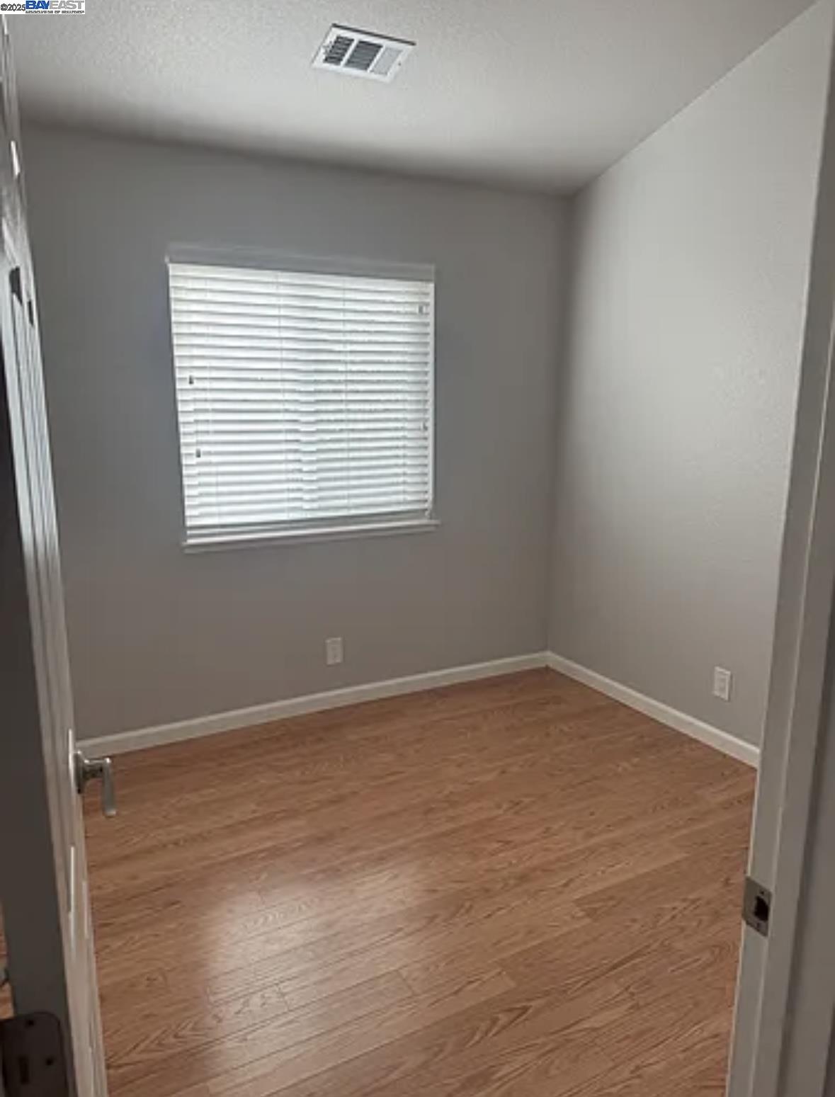 Detail Gallery Image 8 of 16 For Daffodil Dr, Benicia,  CA 94510 - 3 Beds | 2 Baths