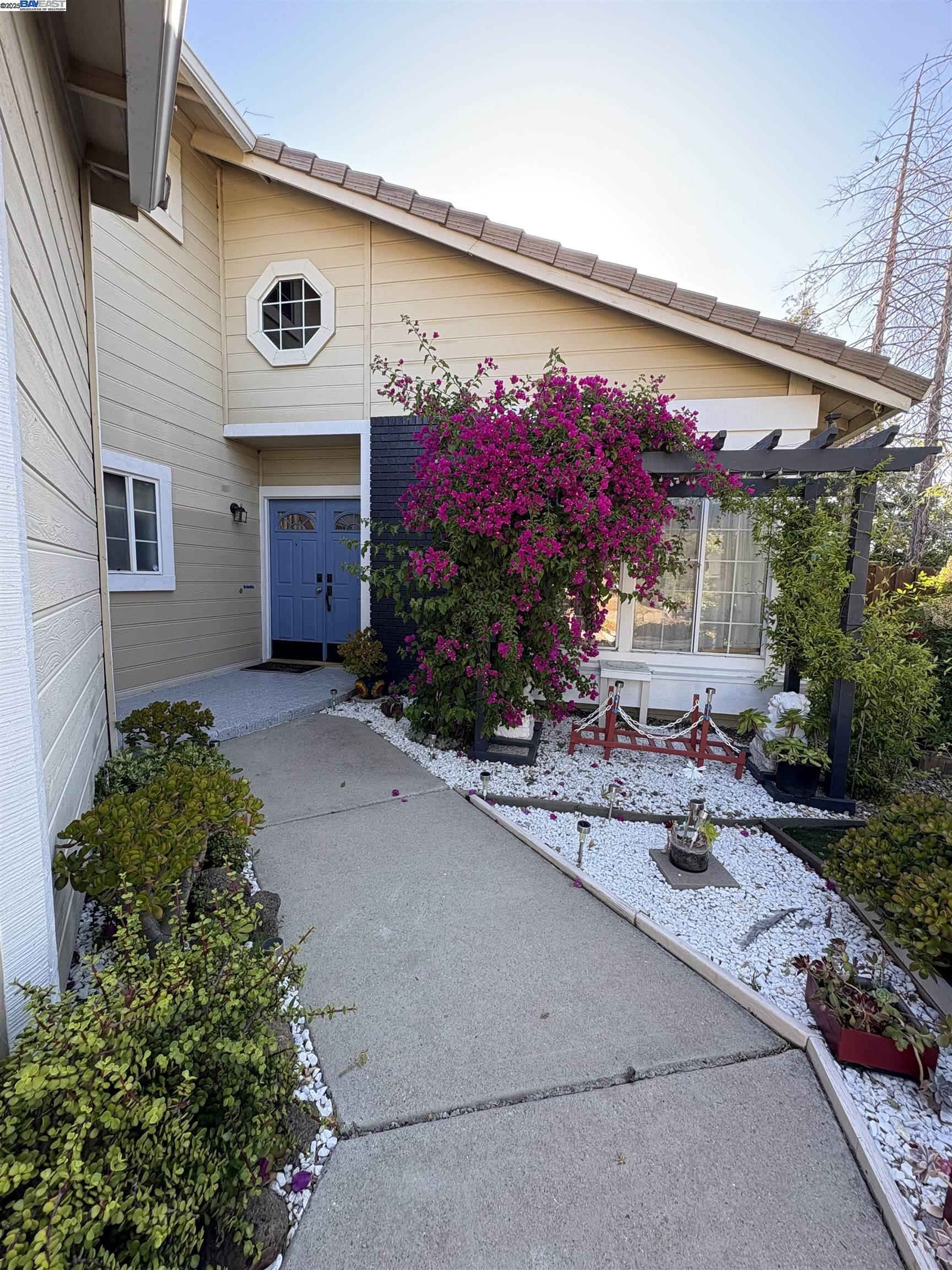 Detail Gallery Image 3 of 51 For 4800 Snowmass Peak Ct, Antioch,  CA 94531 - 4 Beds | 3 Baths