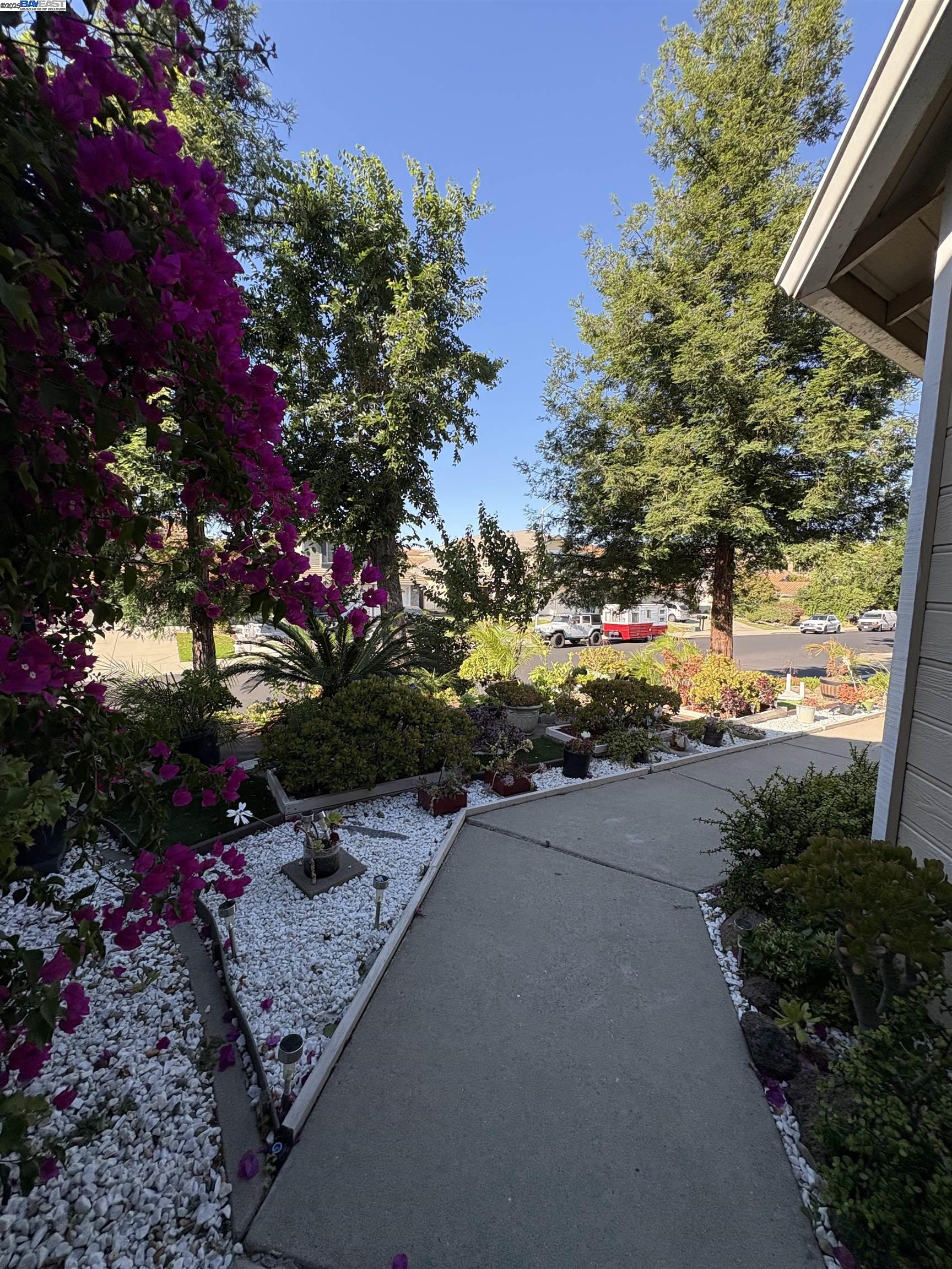 Detail Gallery Image 4 of 51 For 4800 Snowmass Peak Ct, Antioch,  CA 94531 - 4 Beds | 3 Baths