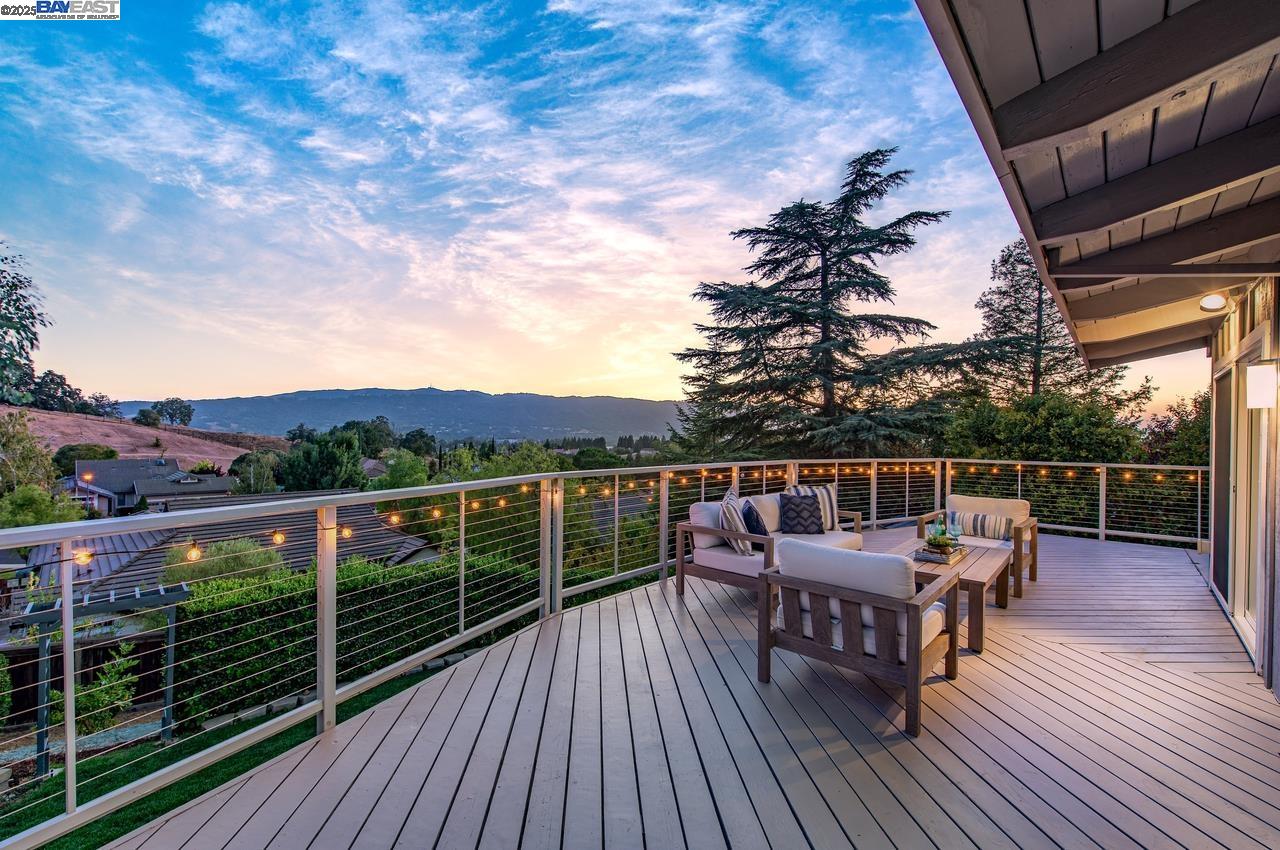 Detail Gallery Image 2 of 60 For 825 Abbie St, Pleasanton,  CA 94566 - 4 Beds | 3/1 Baths