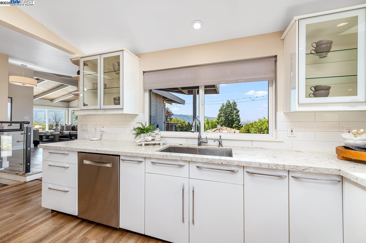Detail Gallery Image 17 of 60 For 825 Abbie St, Pleasanton,  CA 94566 - 4 Beds | 3/1 Baths