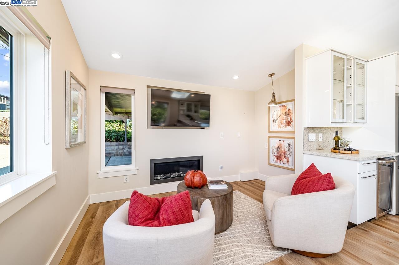 Detail Gallery Image 24 of 60 For 825 Abbie St, Pleasanton,  CA 94566 - 4 Beds | 3/1 Baths