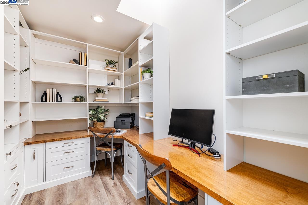 Detail Gallery Image 28 of 60 For 825 Abbie St, Pleasanton,  CA 94566 - 4 Beds | 3/1 Baths