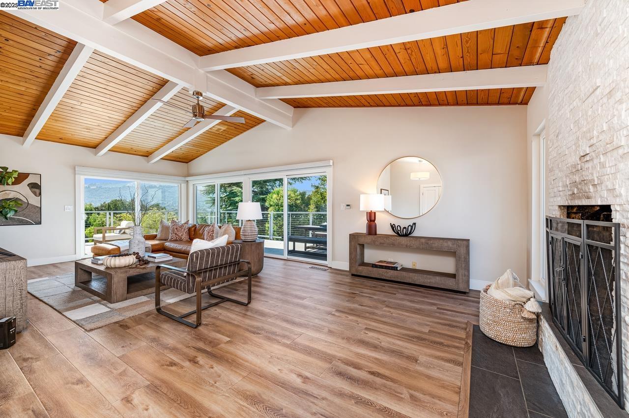 Detail Gallery Image 10 of 60 For 825 Abbie St, Pleasanton,  CA 94566 - 4 Beds | 3/1 Baths