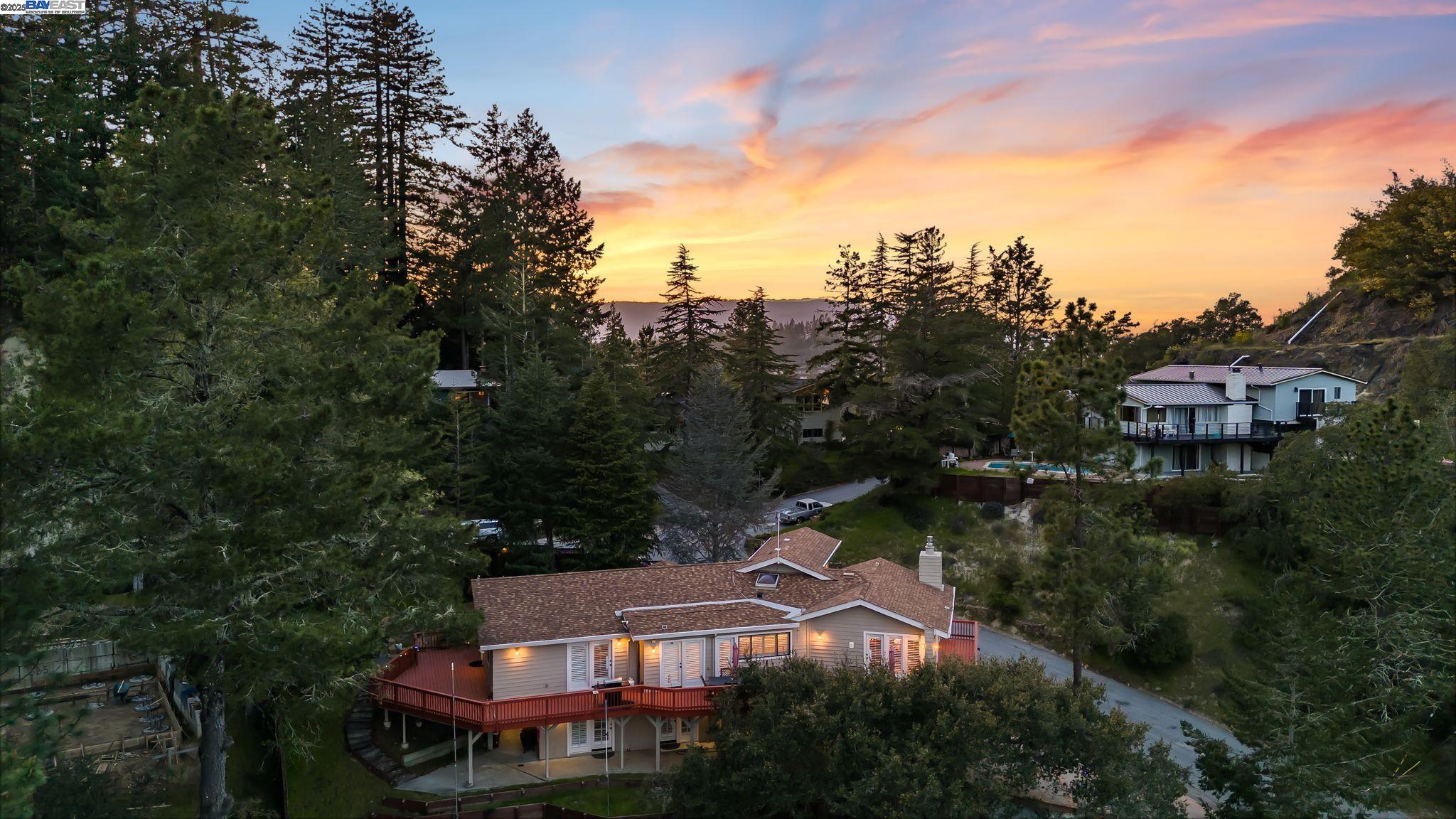 Detail Gallery Image 16 of 60 For 205 Blueberry Dr, Scotts Valley,  CA 95066 - 5 Beds | 4 Baths