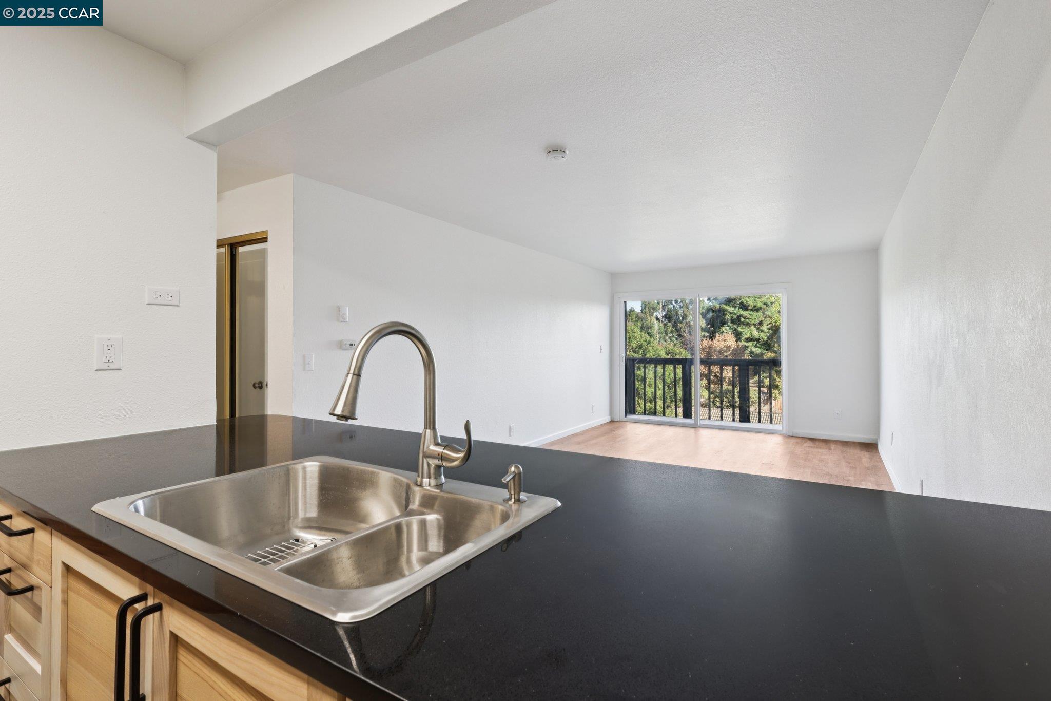 Photo #5: 41111775 Listing 