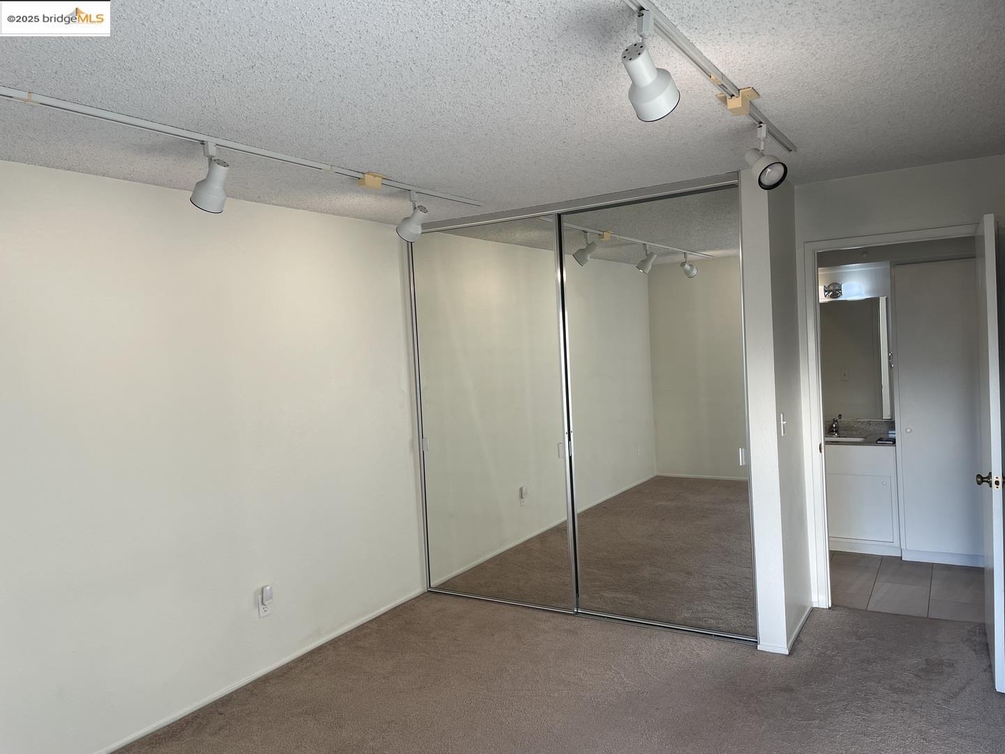 Detail Gallery Image 12 of 18 For Commodore Dr # C361,  Emeryville,  CA 94608 - 1 Beds | 1 Baths