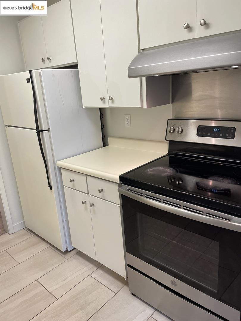 Detail Gallery Image 6 of 18 For Commodore Dr # C361,  Emeryville,  CA 94608 - 1 Beds | 1 Baths