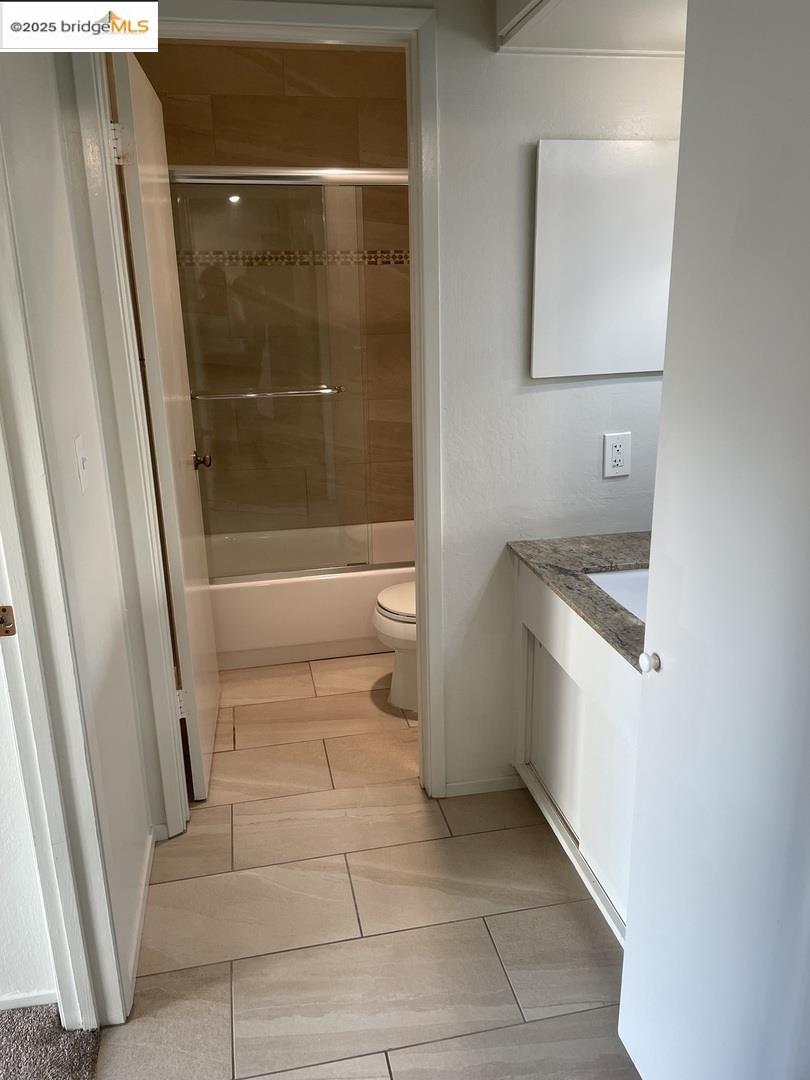 Detail Gallery Image 8 of 18 For Commodore Dr # C361,  Emeryville,  CA 94608 - 1 Beds | 1 Baths