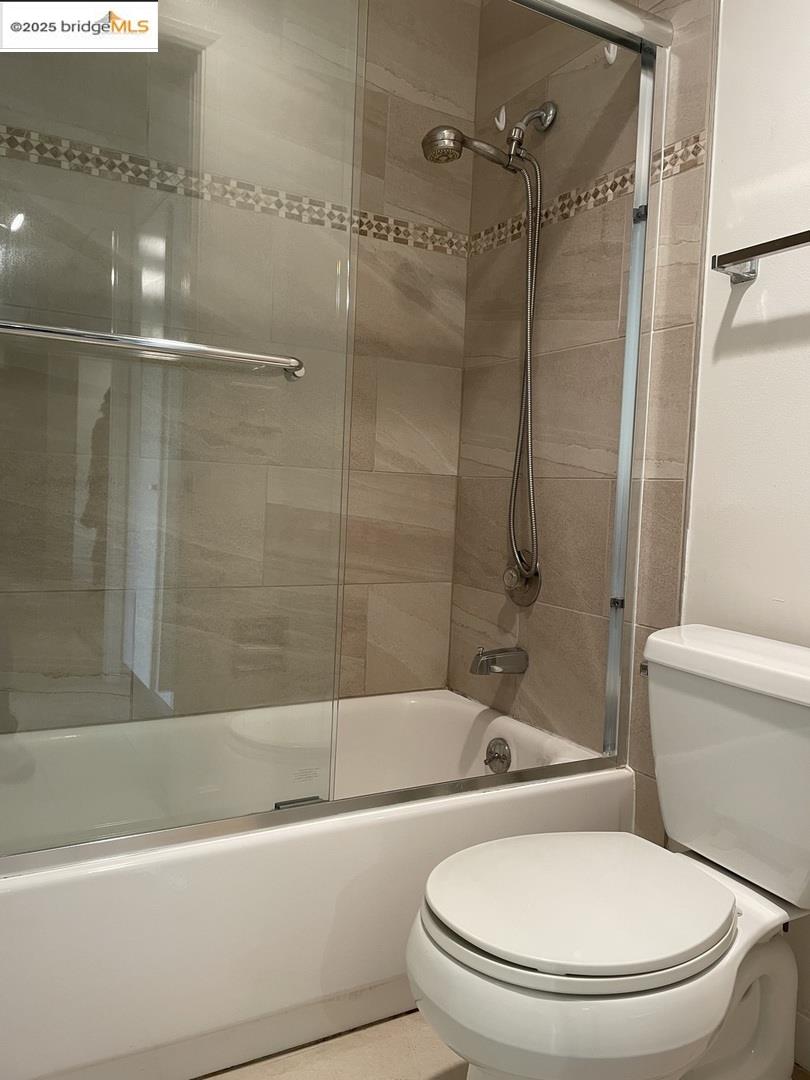 Detail Gallery Image 10 of 18 For Commodore Dr # C361,  Emeryville,  CA 94608 - 1 Beds | 1 Baths