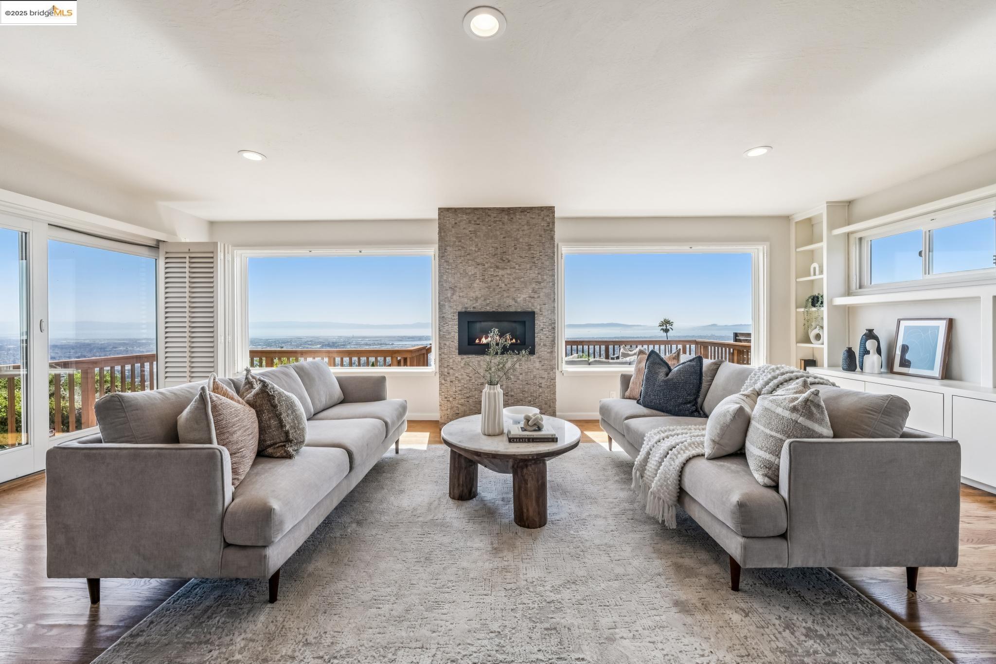 Front Image Thumbnail for EB41111780