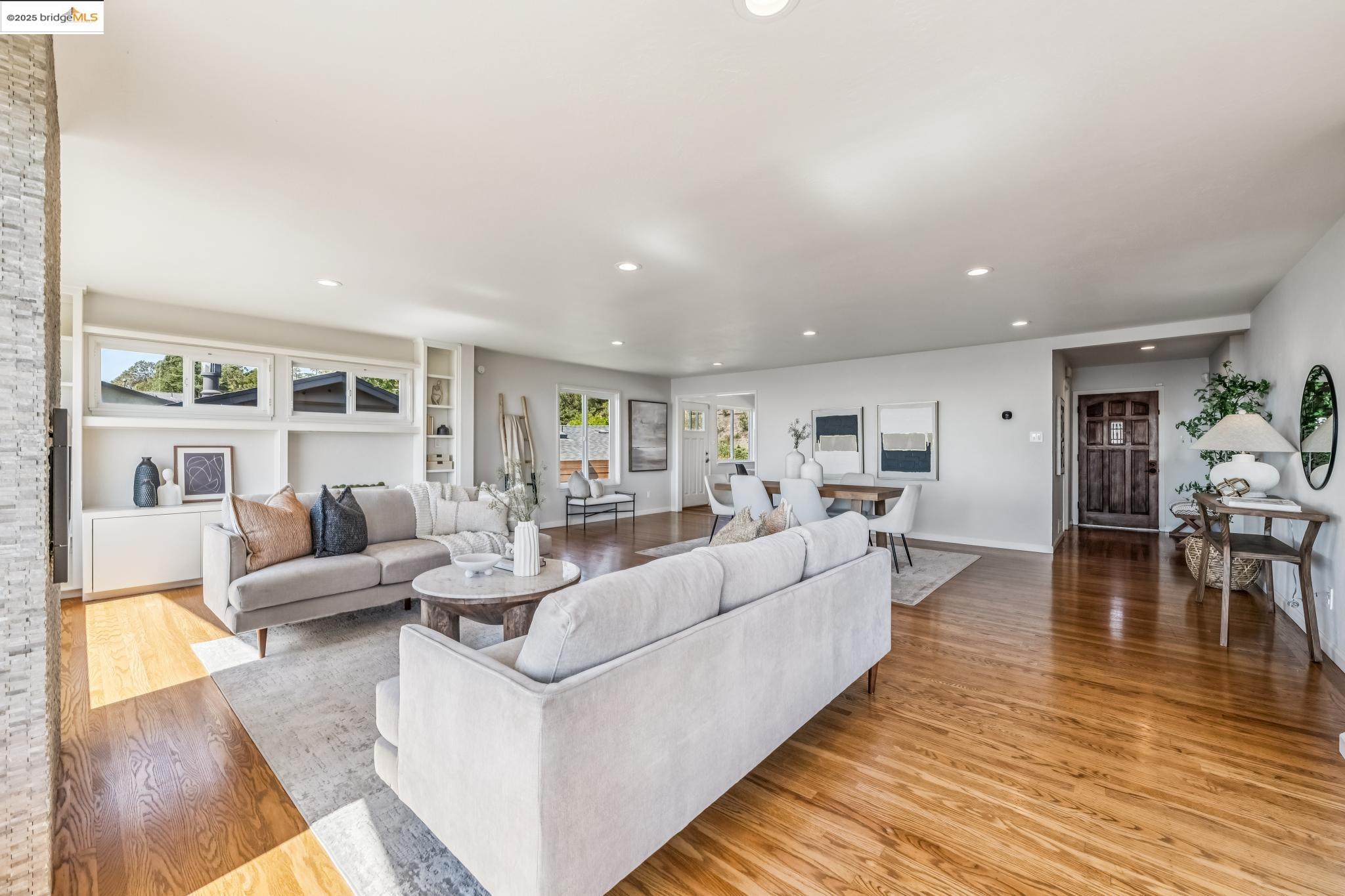 Detail Gallery Image 6 of 58 For 101 Chadbourne Way, Oakland,  CA 94619 - 3 Beds | 2/1 Baths