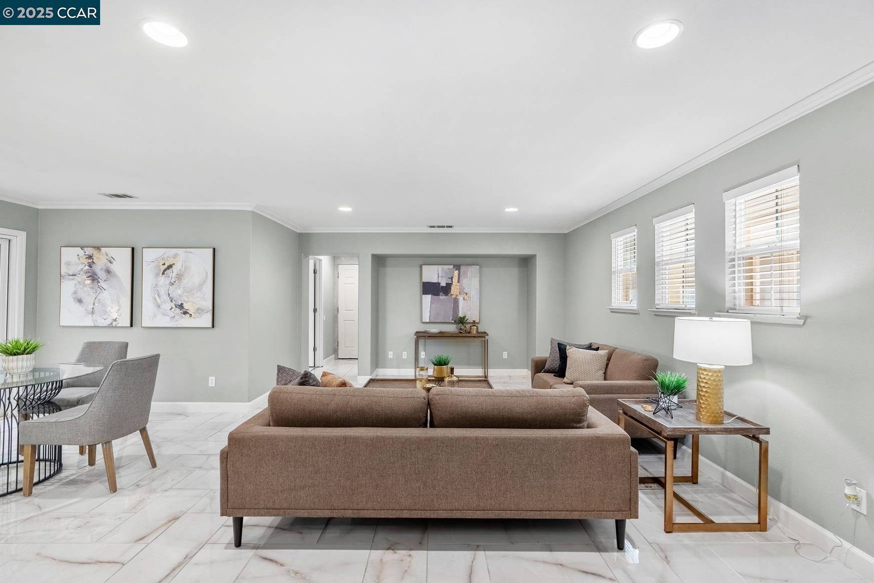 Detail Gallery Image 2 of 39 For 110 Mars Ct, Pittsburg,  CA 94565 - 5 Beds | 2/1 Baths