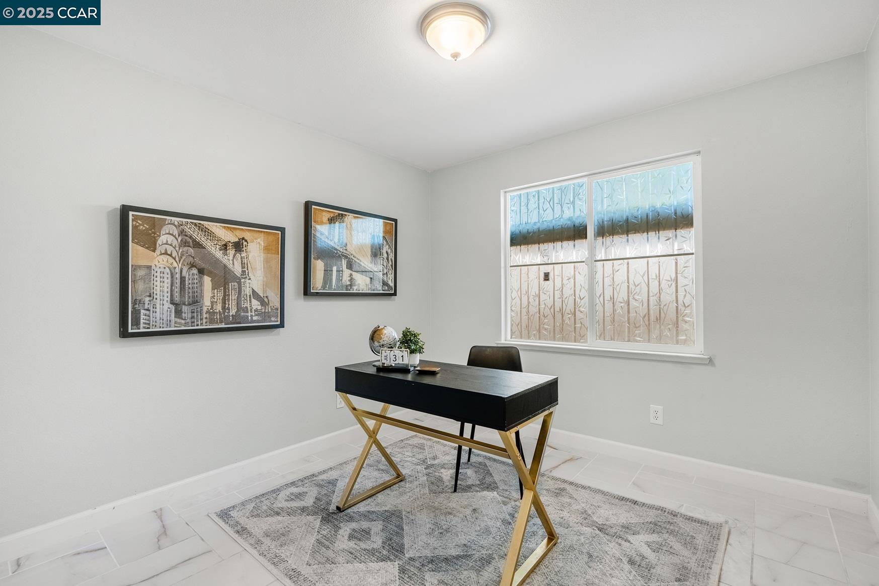 Detail Gallery Image 14 of 39 For 110 Mars Ct, Pittsburg,  CA 94565 - 5 Beds | 2/1 Baths