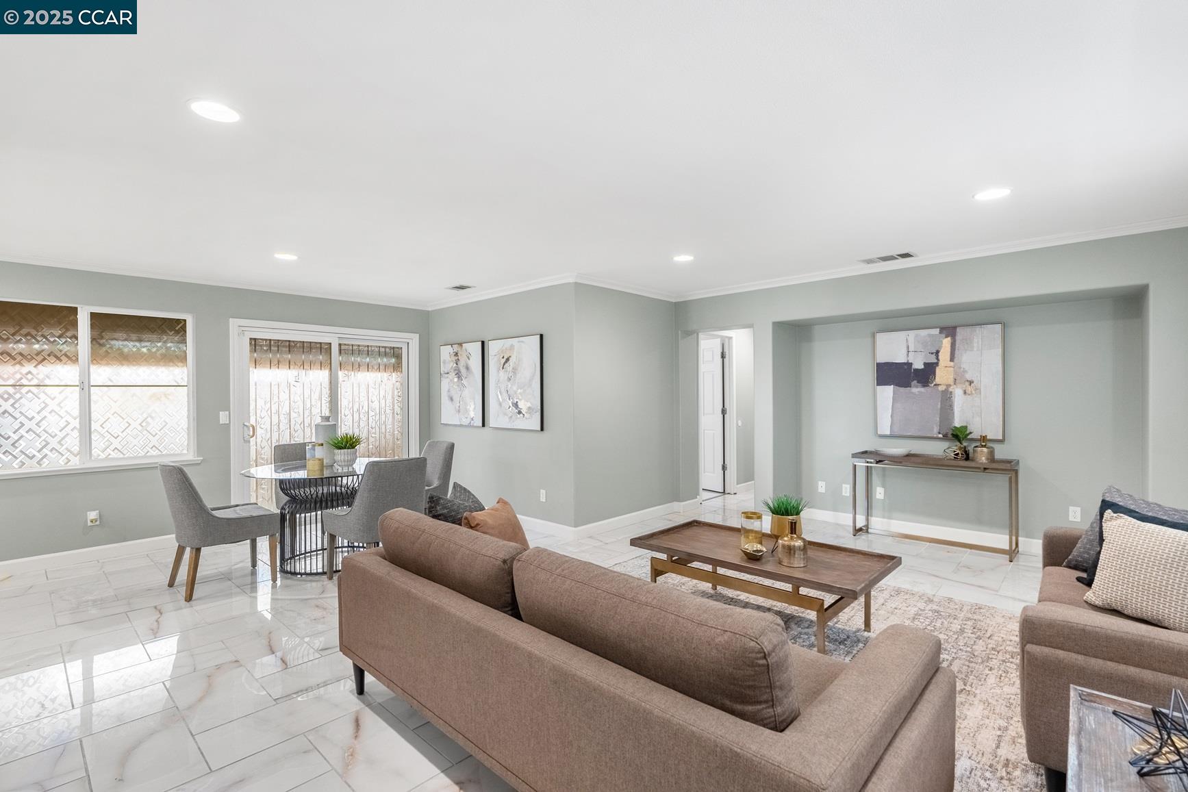 Detail Gallery Image 3 of 39 For 110 Mars Ct, Pittsburg,  CA 94565 - 5 Beds | 2/1 Baths