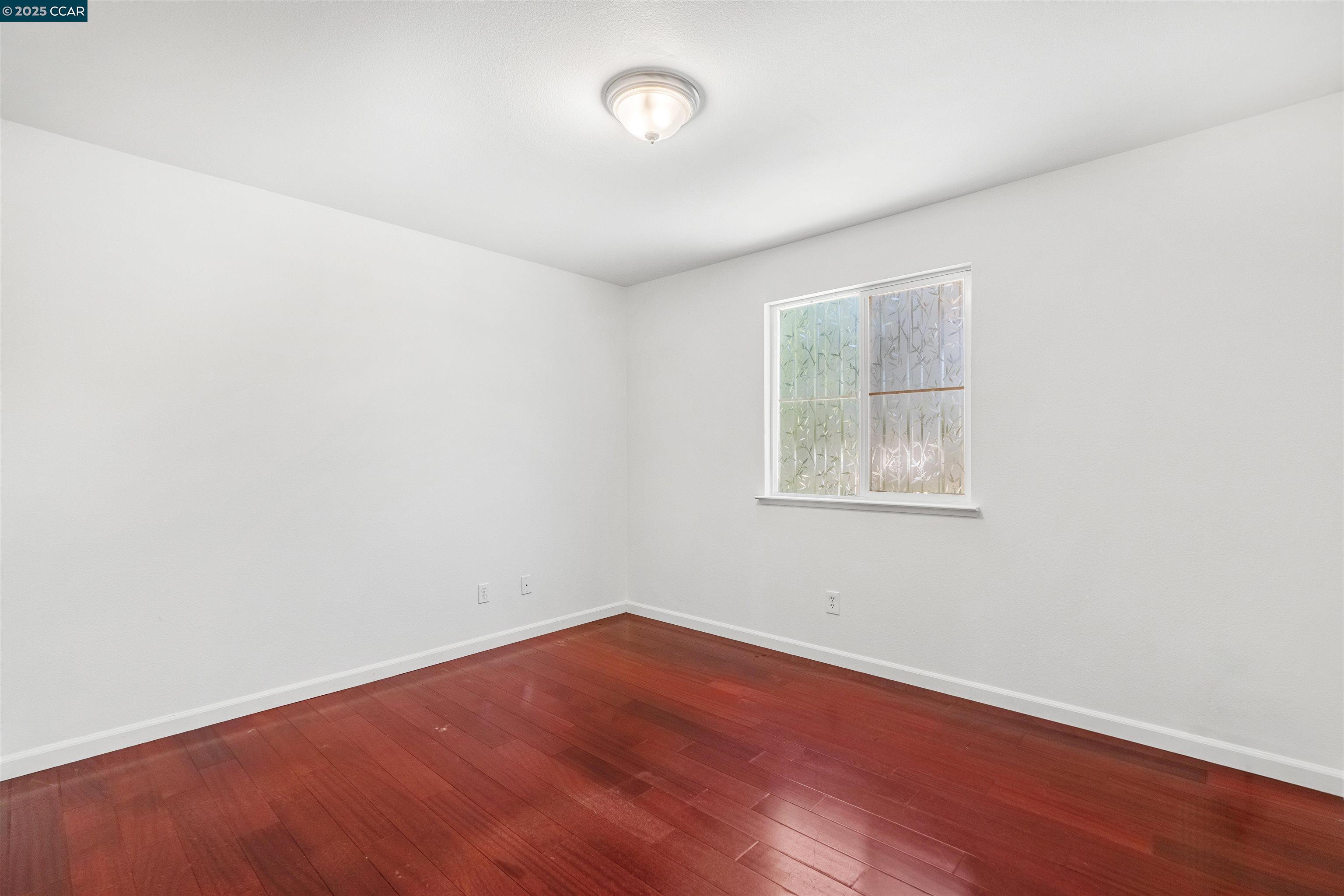 Detail Gallery Image 33 of 39 For 110 Mars Ct, Pittsburg,  CA 94565 - 5 Beds | 2/1 Baths