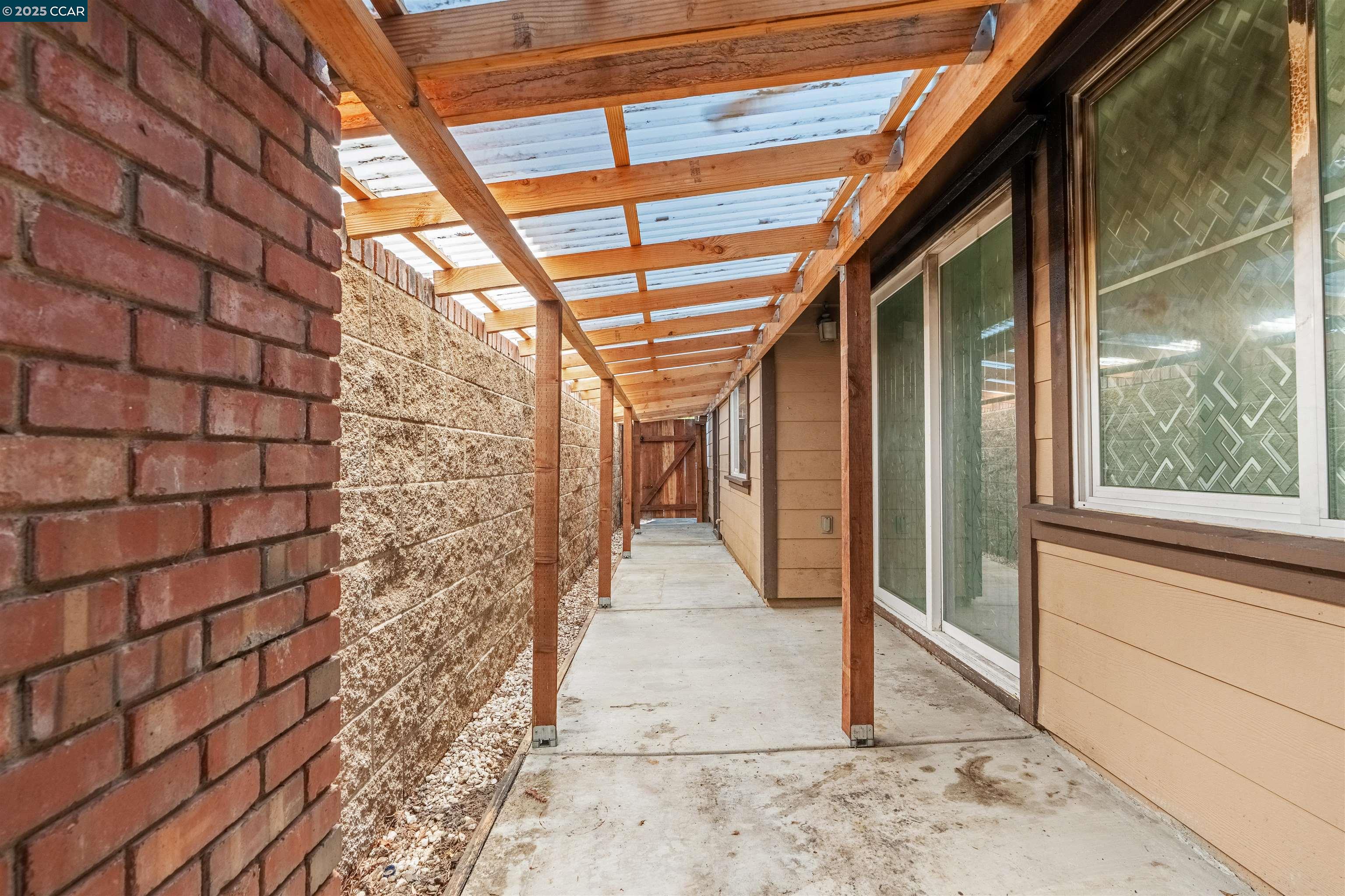 Detail Gallery Image 36 of 39 For 110 Mars Ct, Pittsburg,  CA 94565 - 5 Beds | 2/1 Baths
