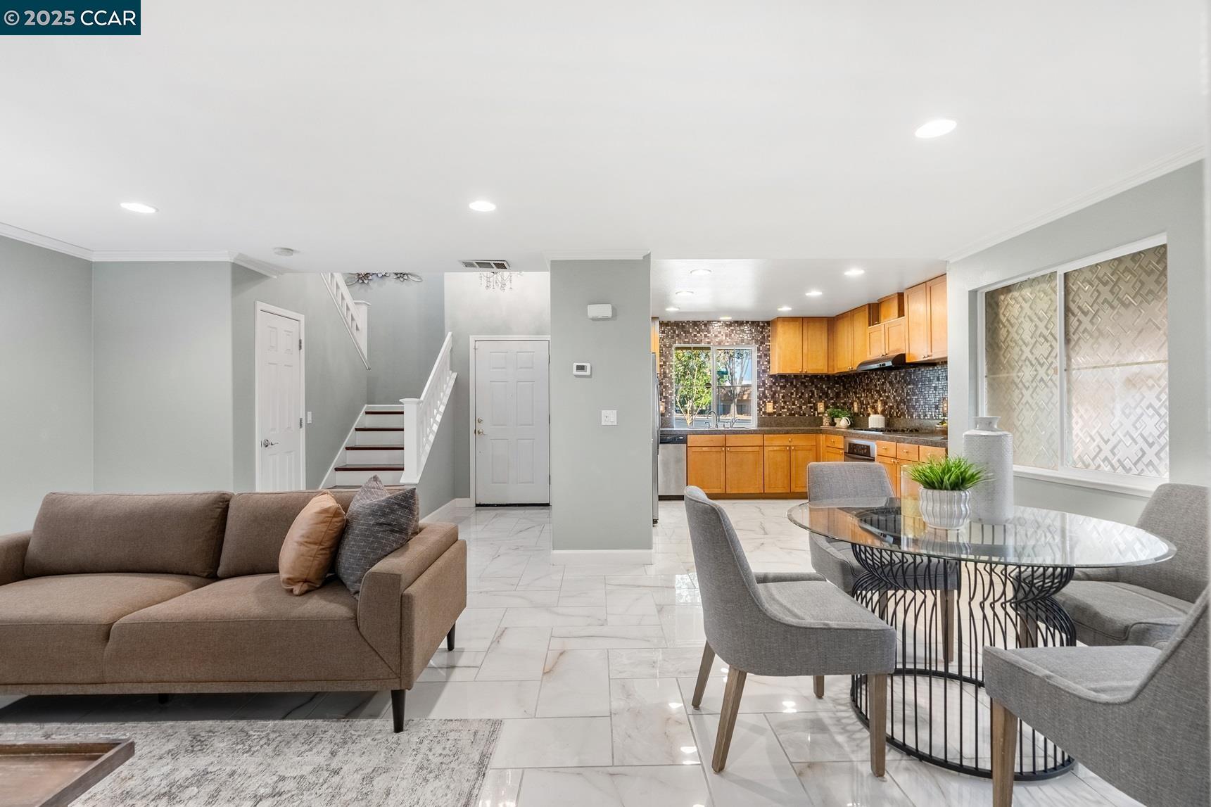 Detail Gallery Image 6 of 39 For 110 Mars Ct, Pittsburg,  CA 94565 - 5 Beds | 2/1 Baths