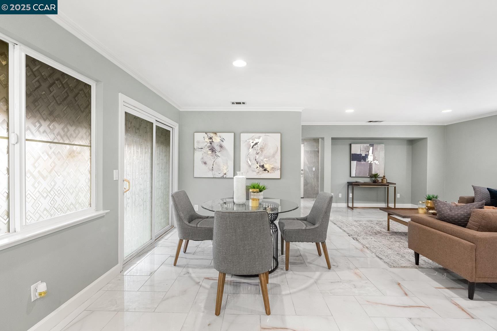 Detail Gallery Image 7 of 39 For 110 Mars Ct, Pittsburg,  CA 94565 - 5 Beds | 2/1 Baths