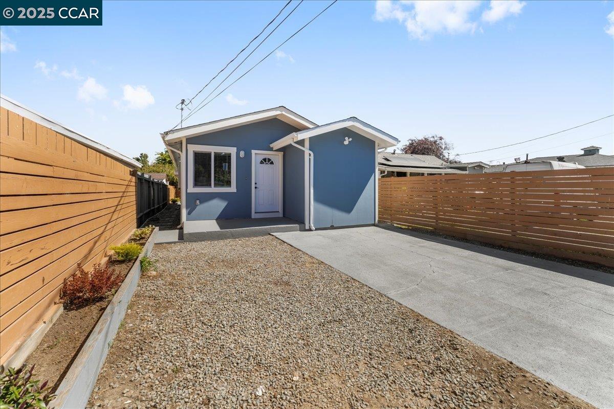 Detail Gallery Image 23 of 27 For 1842 1st St, Richmond,  CA 94801 - 3 Beds | 2 Baths