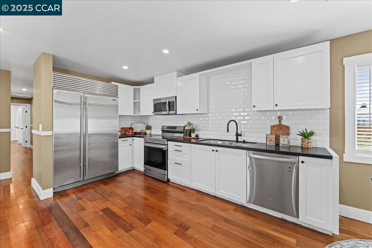 Detail Gallery Image 7 of 27 For 1842 1st St, Richmond,  CA 94801 - 3 Beds | 2 Baths