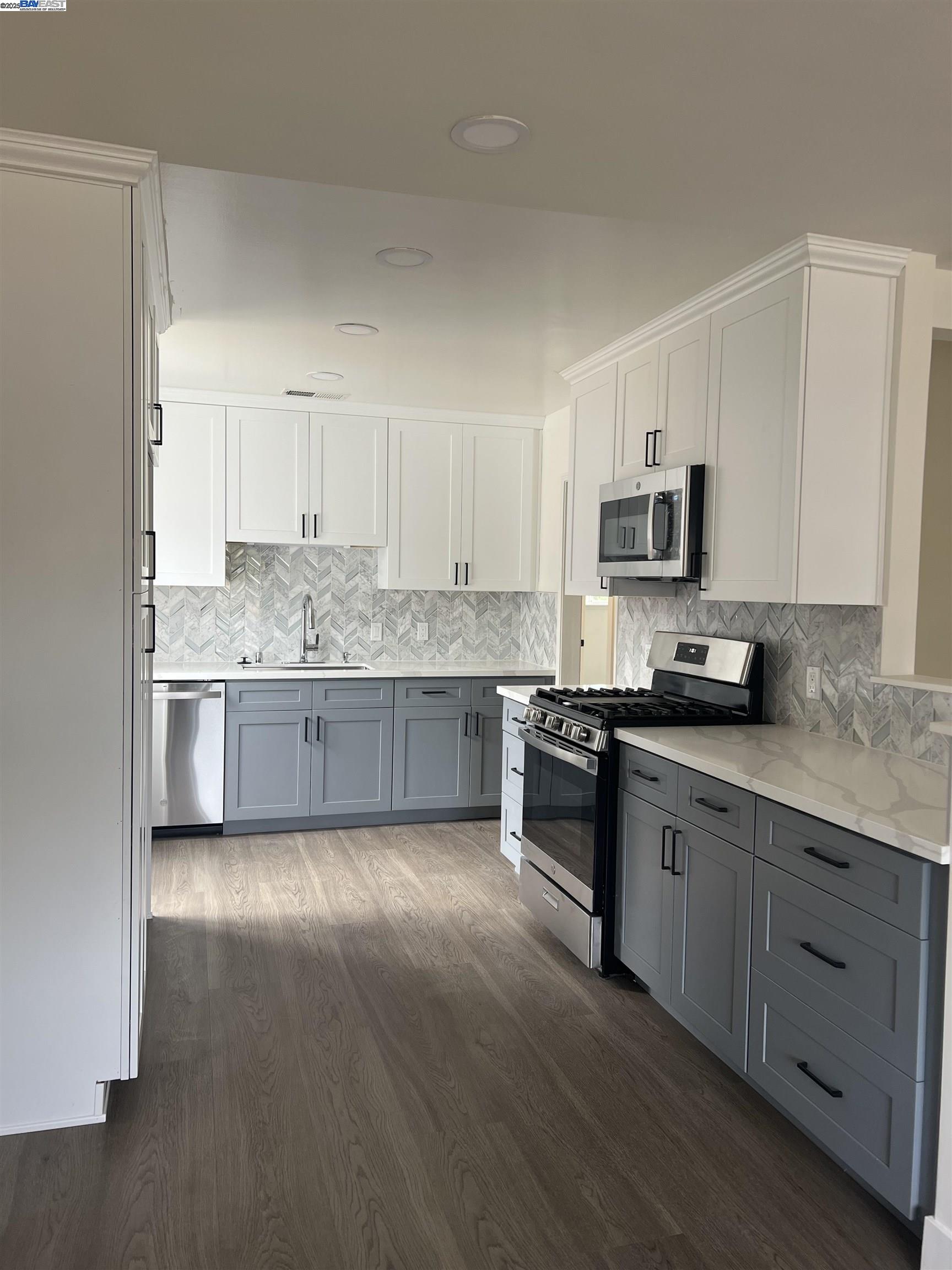Detail Gallery Image 3 of 4 For 36535 Mulberry St, Newark,  CA 94560 - 3 Beds | 1 Baths