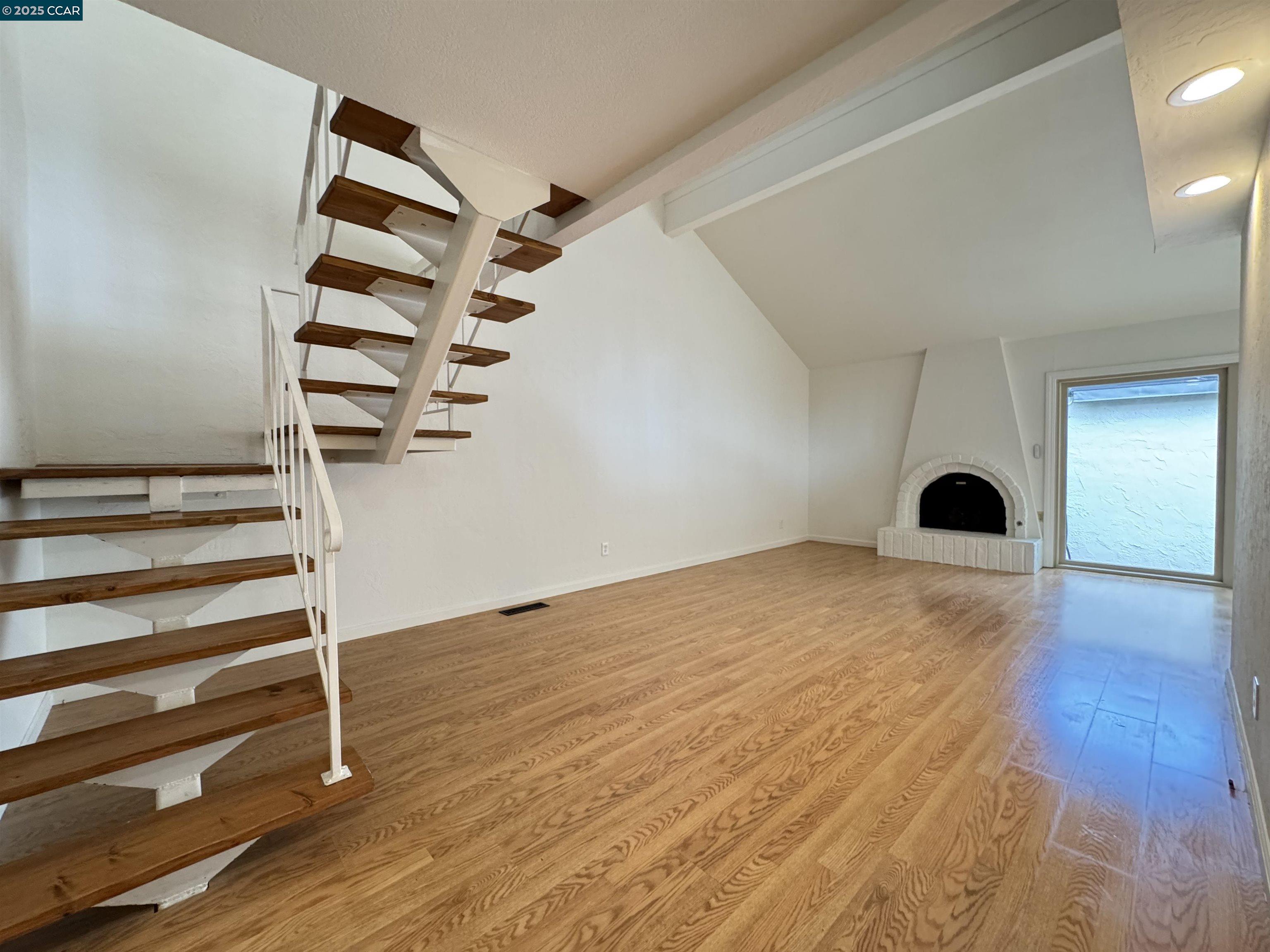 Detail Gallery Image 3 of 35 For 1447 Camino Peral, Moraga,  CA 94556 - 3 Beds | 2 Baths