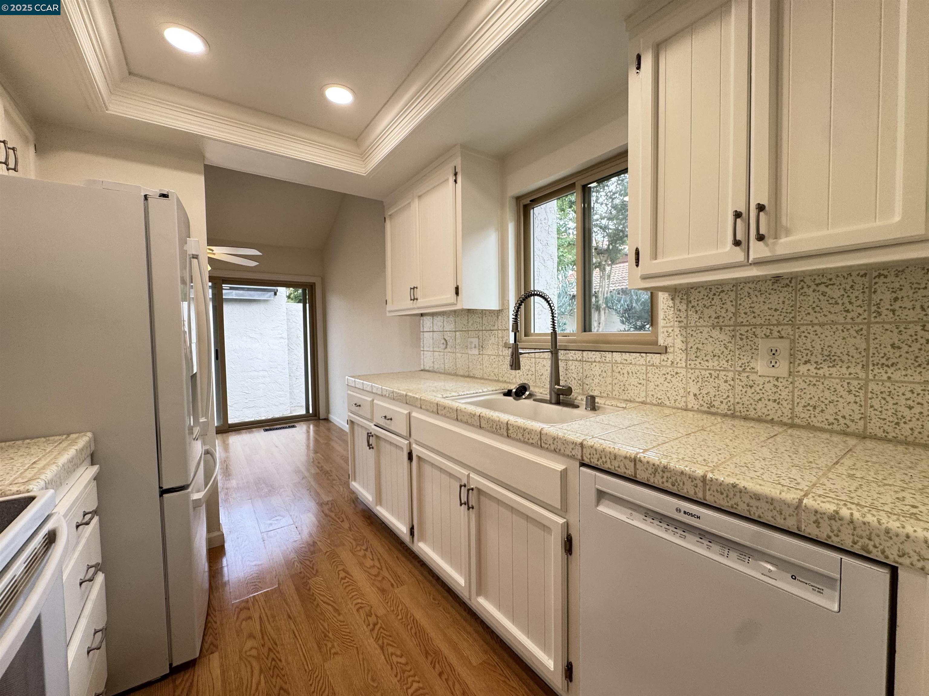 Detail Gallery Image 4 of 35 For 1447 Camino Peral, Moraga,  CA 94556 - 3 Beds | 2 Baths