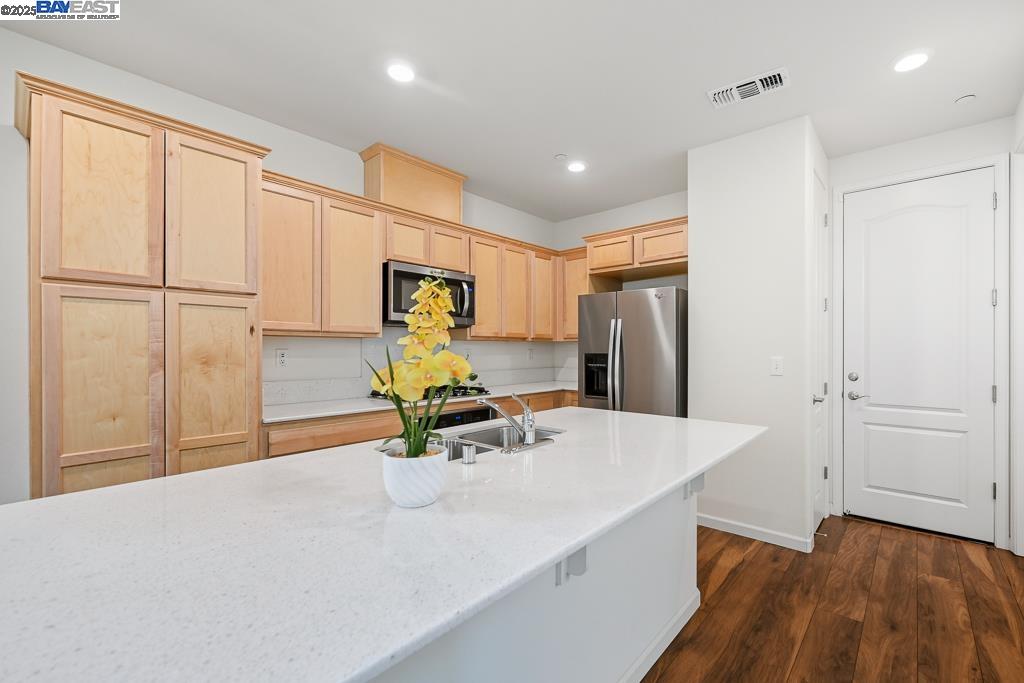 Detail Gallery Image 5 of 21 For 1505 Sylvia St, Hayward,  CA 94545 - 3 Beds | 2/1 Baths