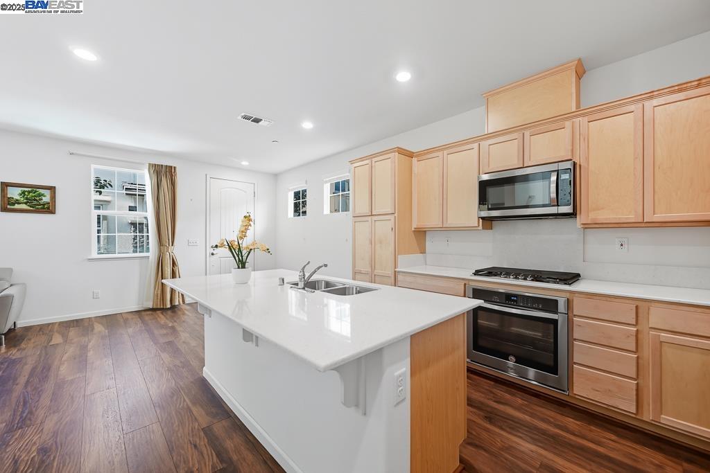 Detail Gallery Image 8 of 21 For 1505 Sylvia St, Hayward,  CA 94545 - 3 Beds | 2/1 Baths