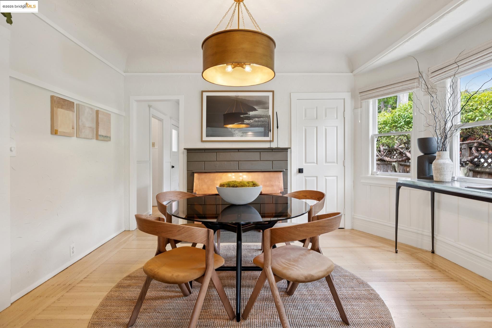 Detail Gallery Image 13 of 55 For 6060 Harwood Avenue, Oakland,  CA 94618 - 3 Beds | 2 Baths
