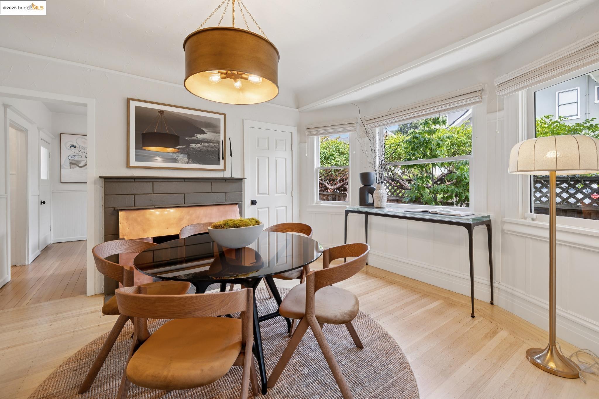 Detail Gallery Image 14 of 55 For 6060 Harwood Avenue, Oakland,  CA 94618 - 3 Beds | 2 Baths