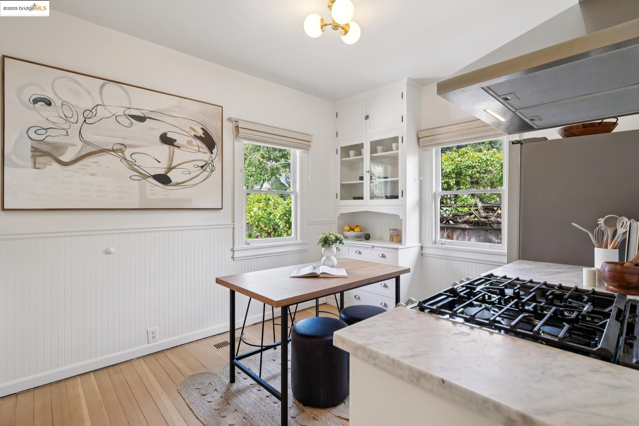 Detail Gallery Image 23 of 55 For 6060 Harwood Avenue, Oakland,  CA 94618 - 3 Beds | 2 Baths