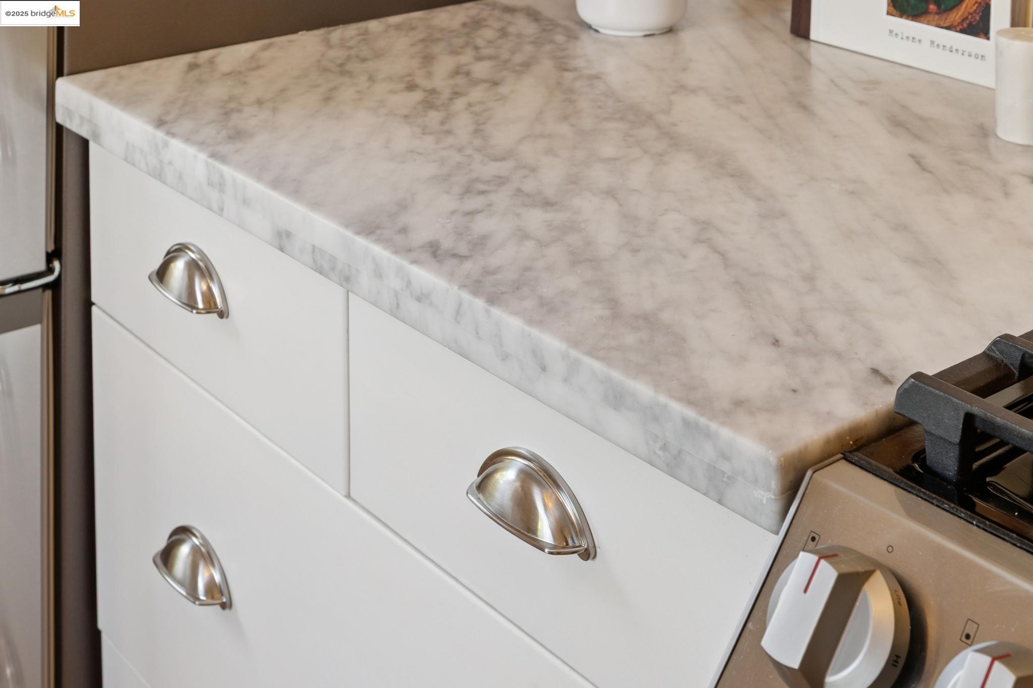Detail Gallery Image 24 of 55 For 6060 Harwood Avenue, Oakland,  CA 94618 - 3 Beds | 2 Baths