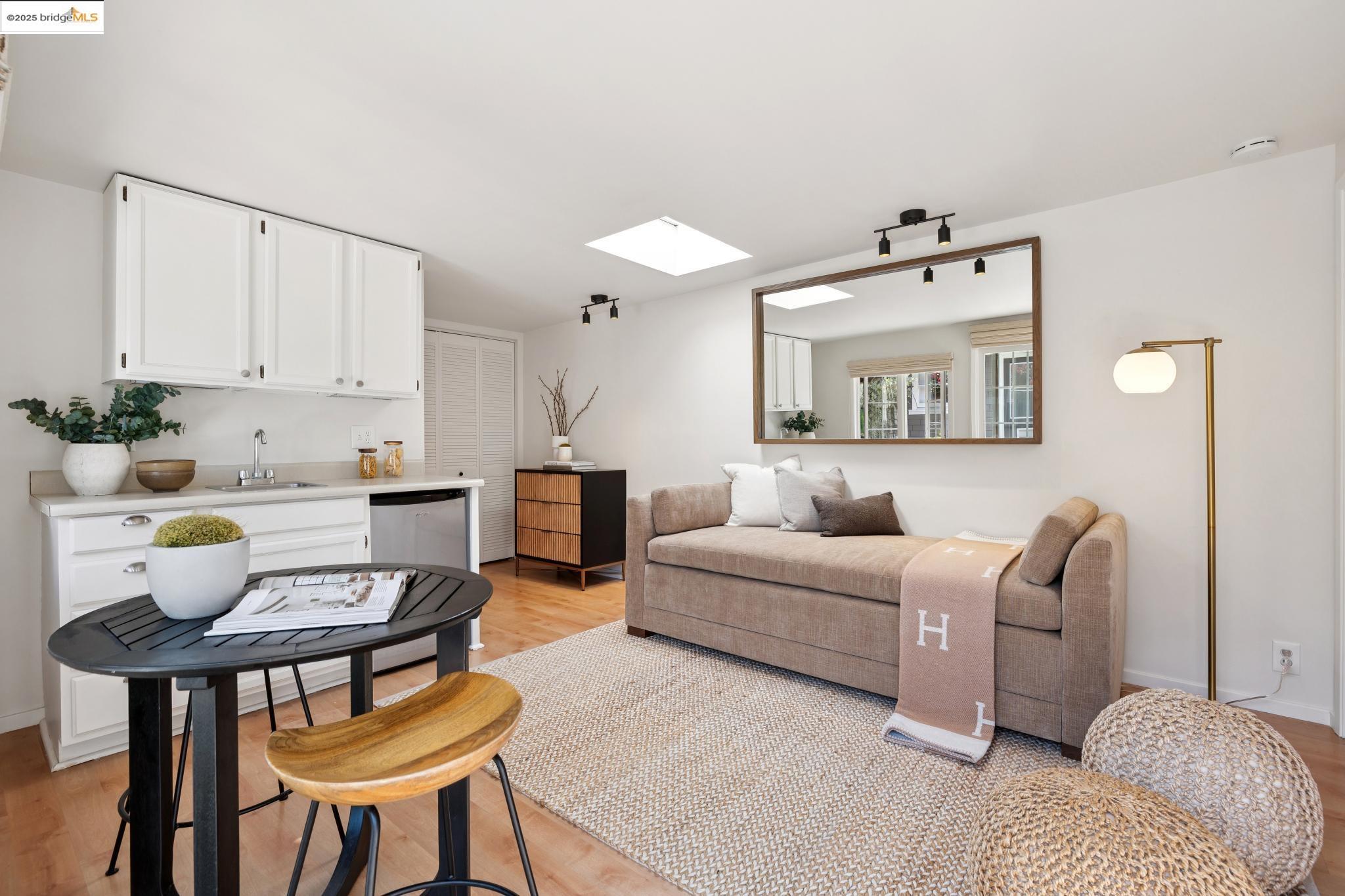 Detail Gallery Image 41 of 55 For 6060 Harwood Avenue, Oakland,  CA 94618 - 3 Beds | 2 Baths