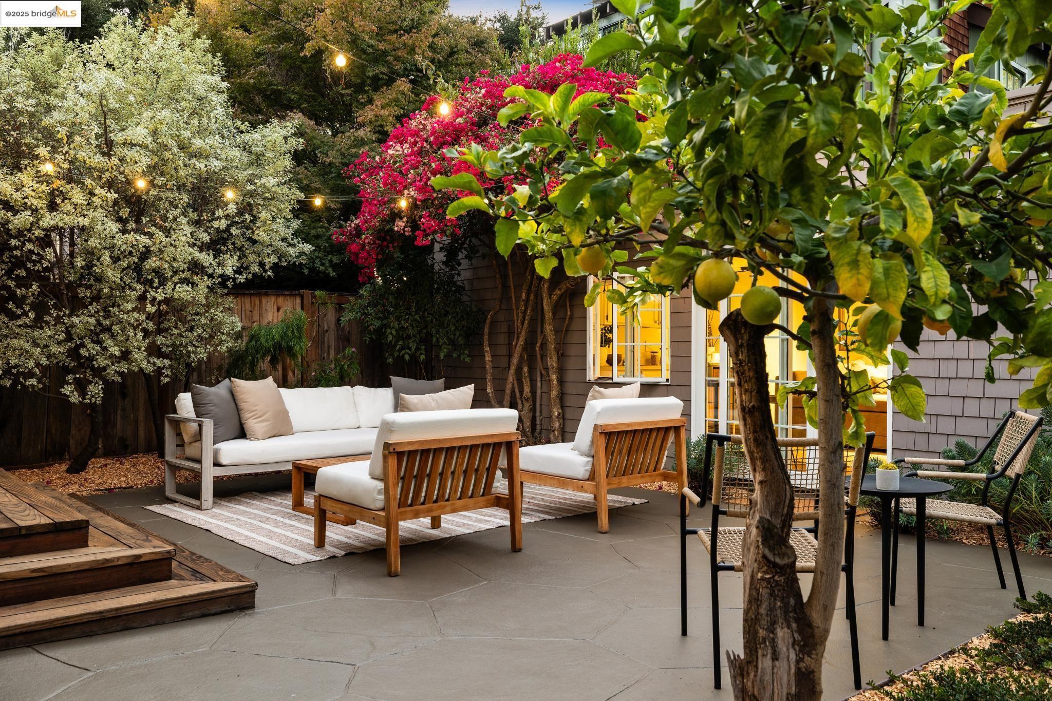 Detail Gallery Image 47 of 55 For 6060 Harwood Avenue, Oakland,  CA 94618 - 3 Beds | 2 Baths