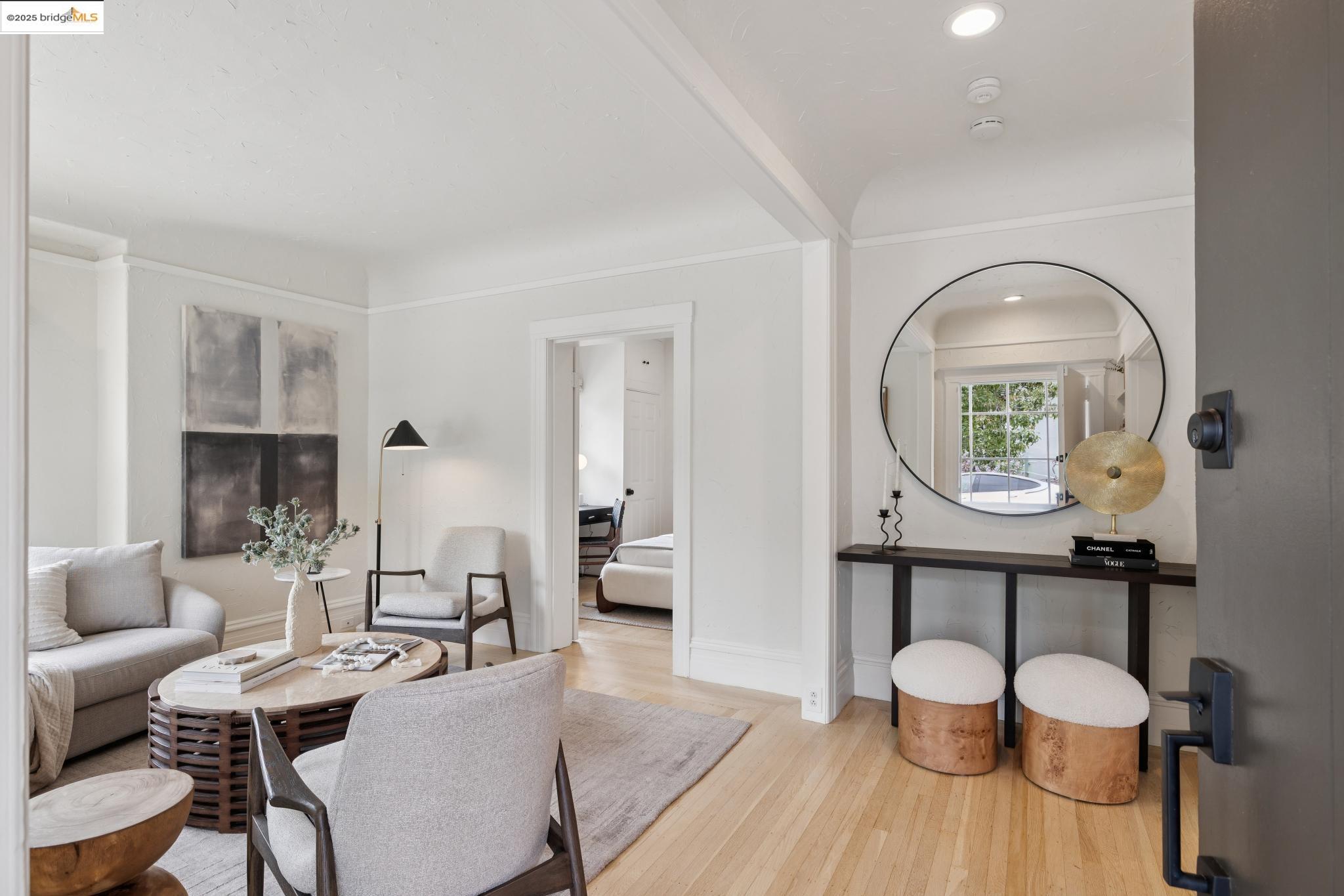 Detail Gallery Image 6 of 55 For 6060 Harwood Avenue, Oakland,  CA 94618 - 3 Beds | 2 Baths