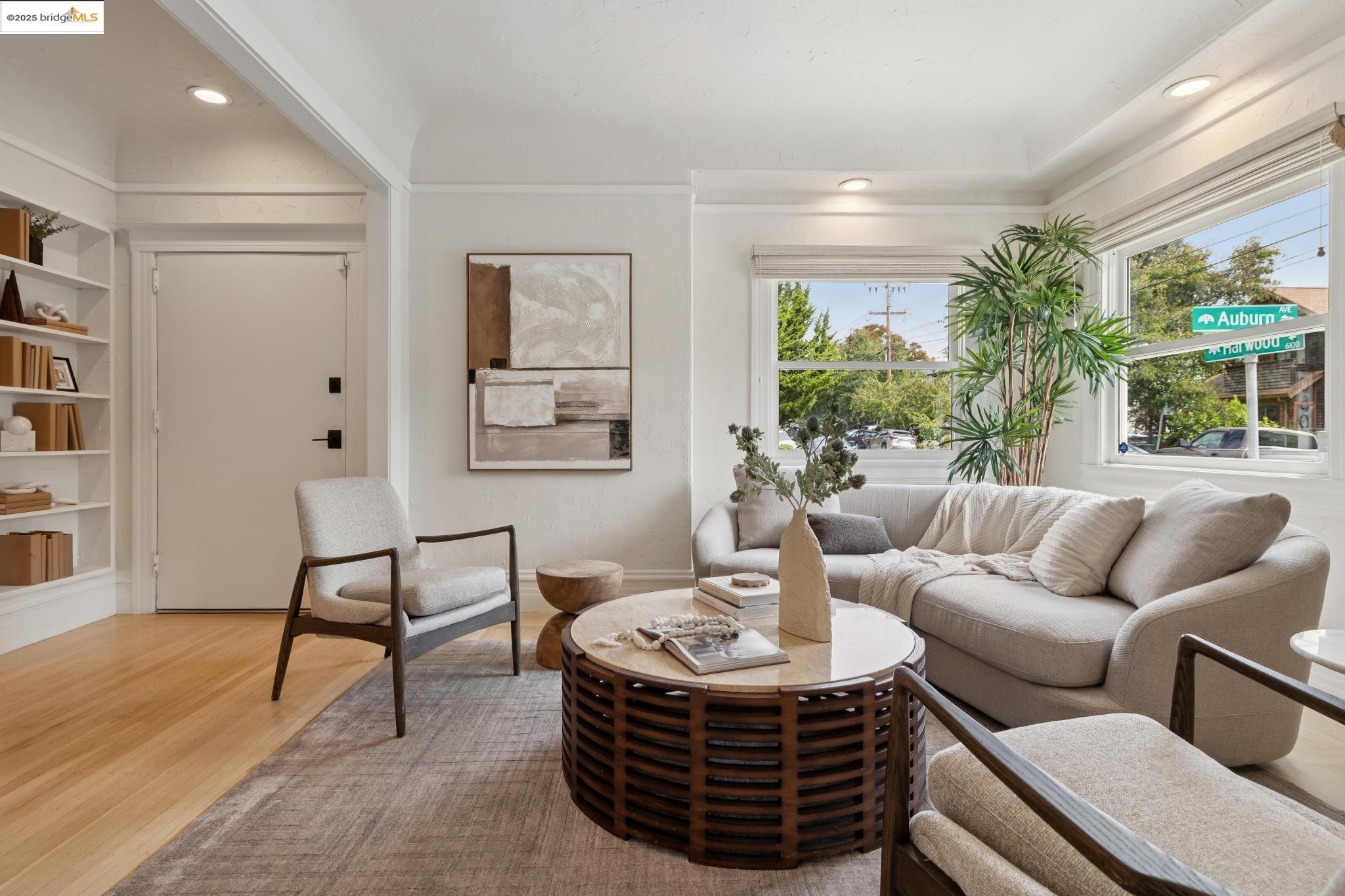 Detail Gallery Image 9 of 55 For 6060 Harwood Avenue, Oakland,  CA 94618 - 3 Beds | 2 Baths