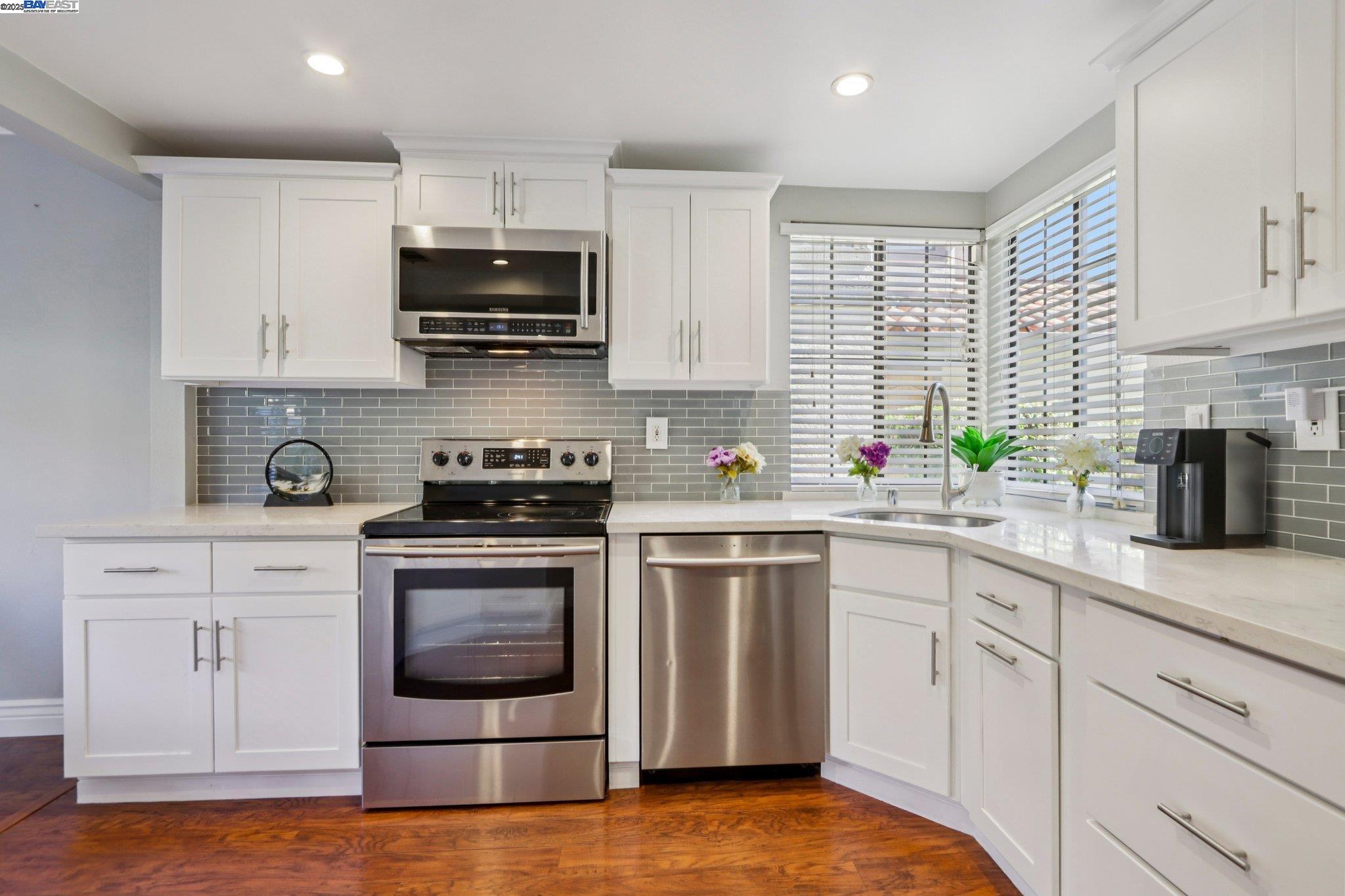 Detail Gallery Image 11 of 30 For 6220 Jarvis Ave, Newark,  CA 94560 - 2 Beds | 1/1 Baths