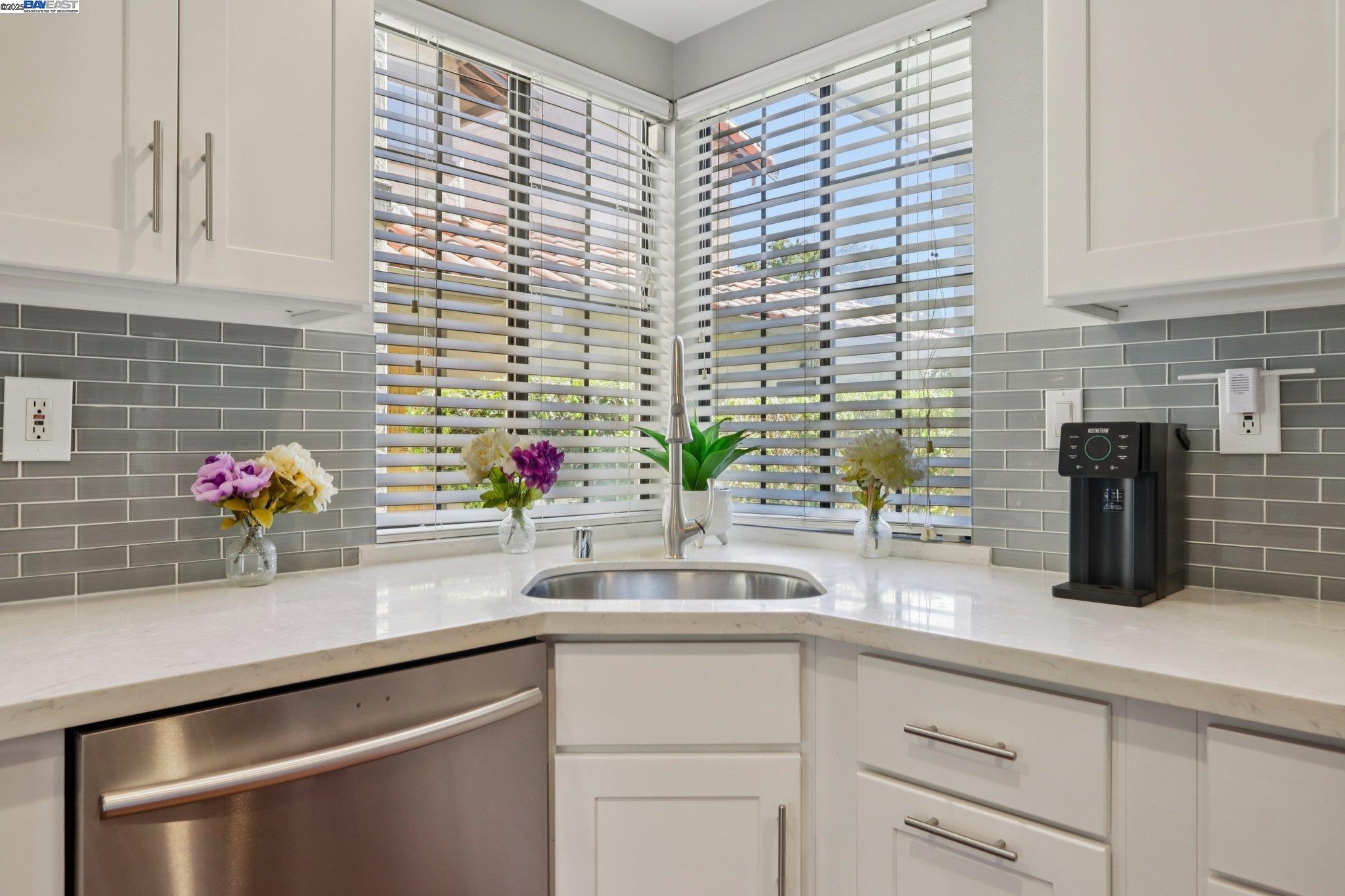 Detail Gallery Image 12 of 30 For 6220 Jarvis Ave, Newark,  CA 94560 - 2 Beds | 1/1 Baths