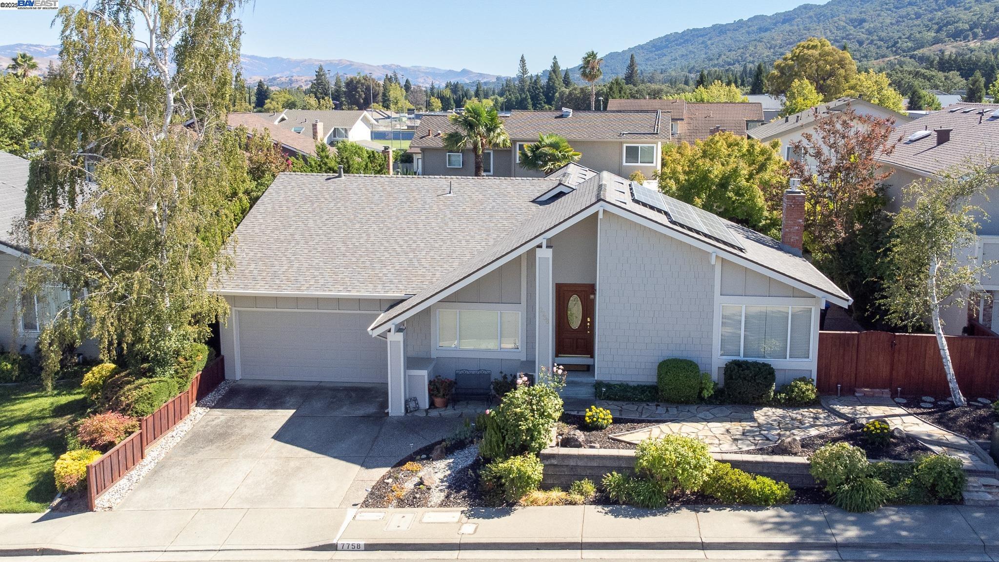 Detail Gallery Image 2 of 35 For 7758 Forsythia Ct, Pleasanton,  CA 94588 - 4 Beds | 2 Baths